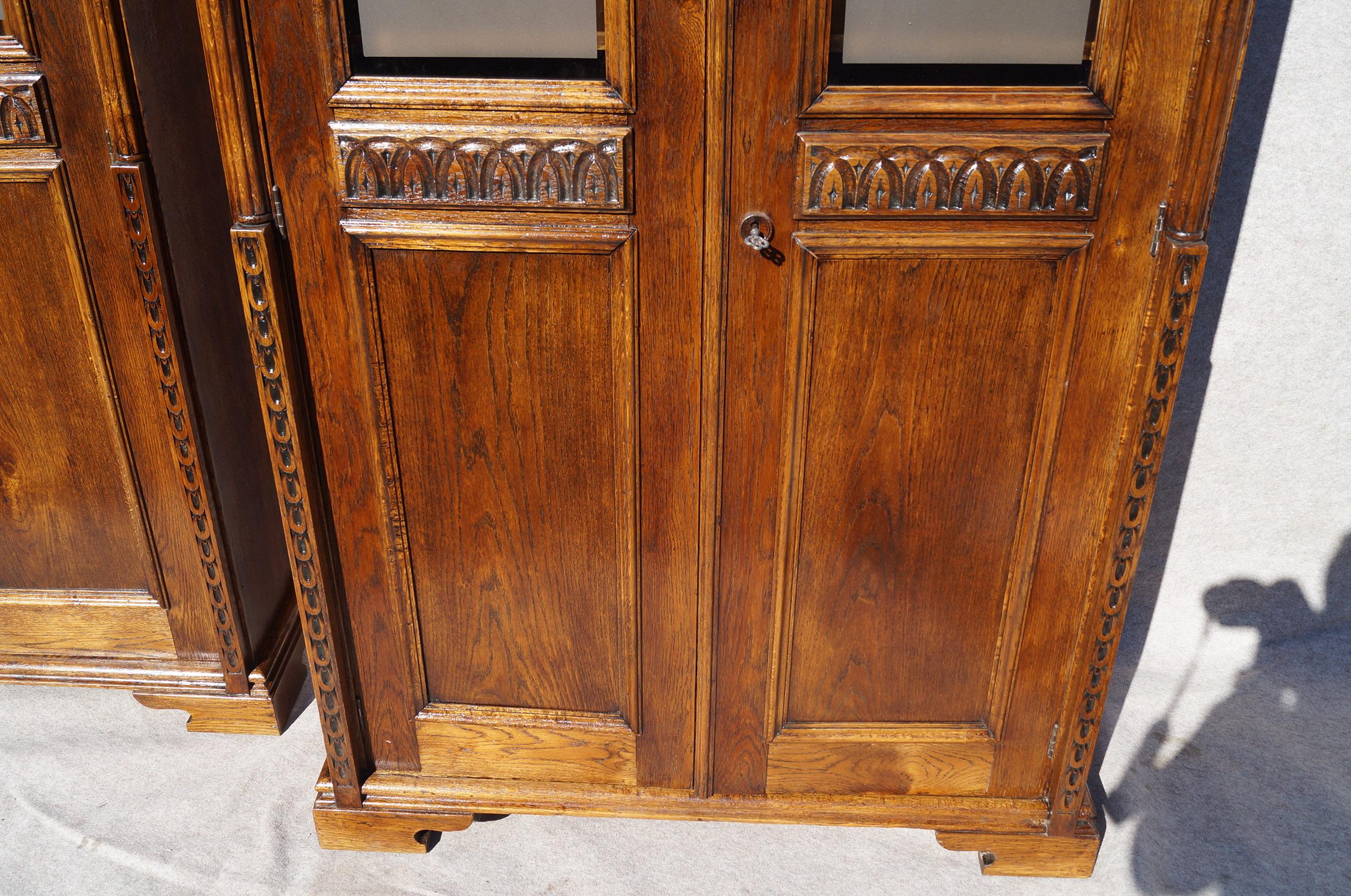 Two Eclectic Twin Bookcases from 1890 In Good Condition For Sale In Kraków, Małopolska