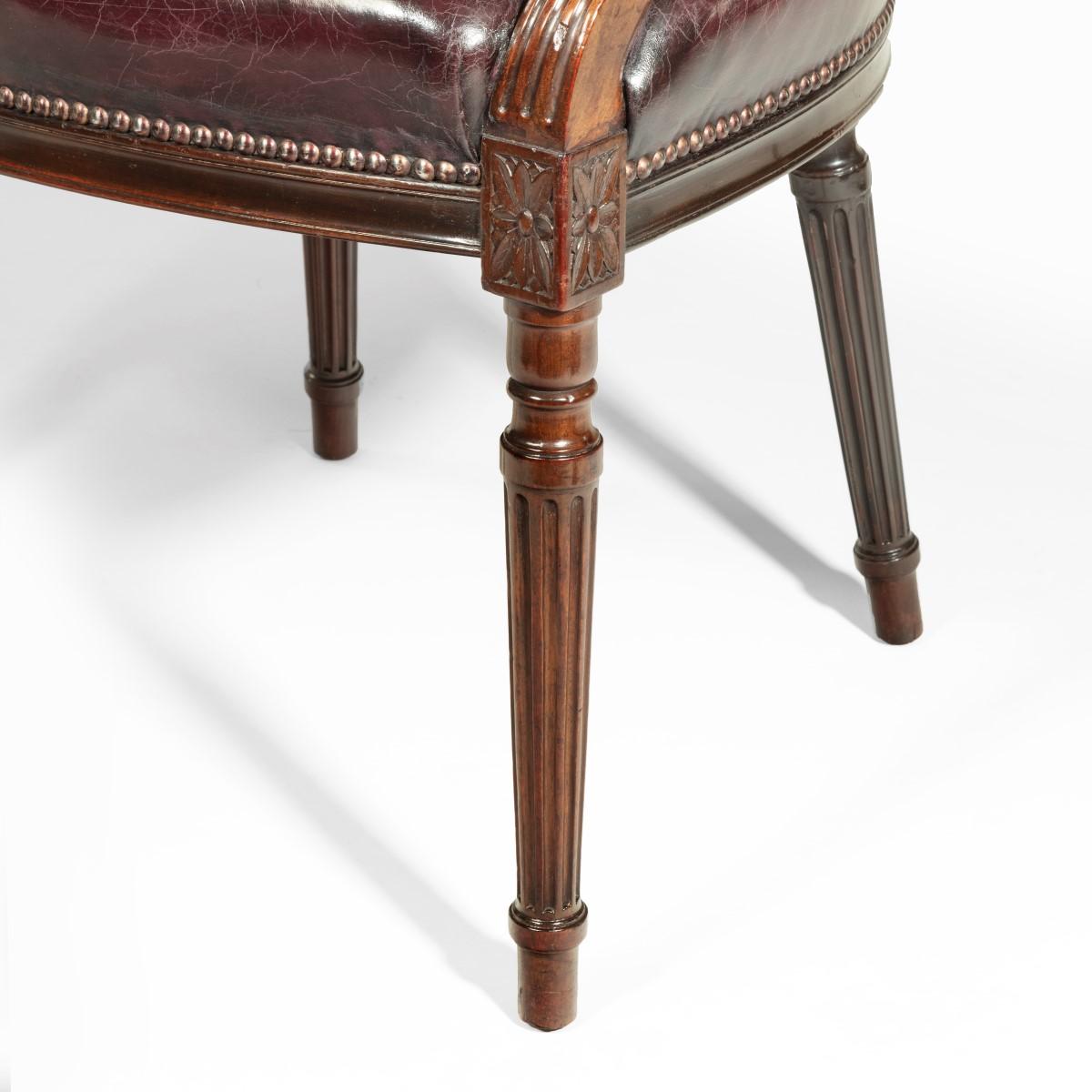 Edwardianische Mahagoni-Stühle von Gill & Reigate im Zustand „Gut“ im Angebot in Lymington, Hampshire