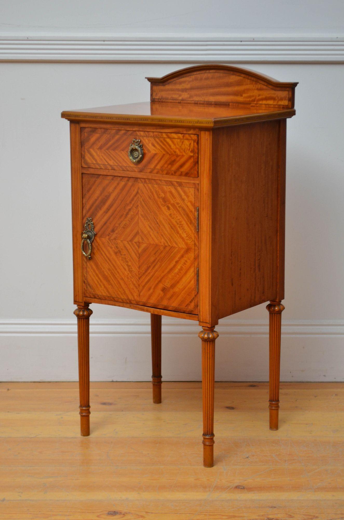 Two Edwardian Satinwood Bedside Cabinets Bedside Cupboards For Sale 10
