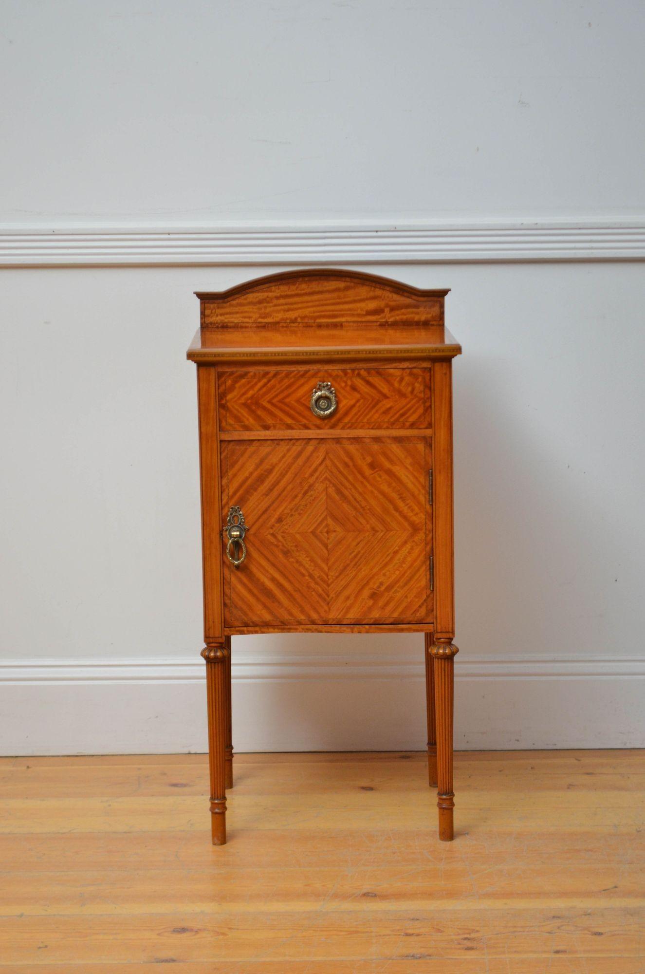 Two Edwardian Satinwood Bedside Cabinets Bedside Cupboards For Sale 11