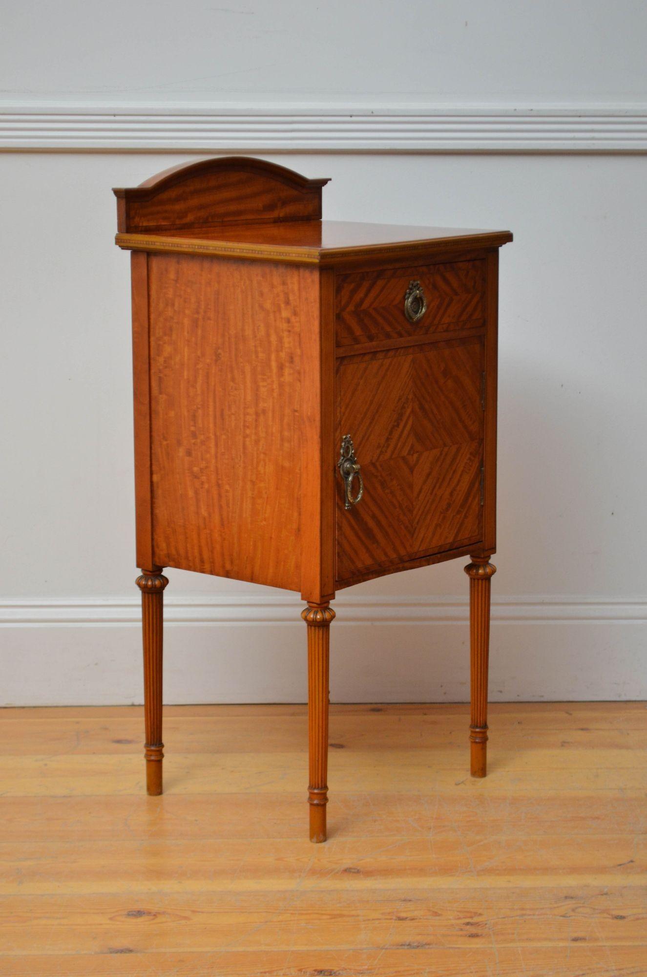 Two Edwardian Satinwood Bedside Cabinets Bedside Cupboards For Sale 12