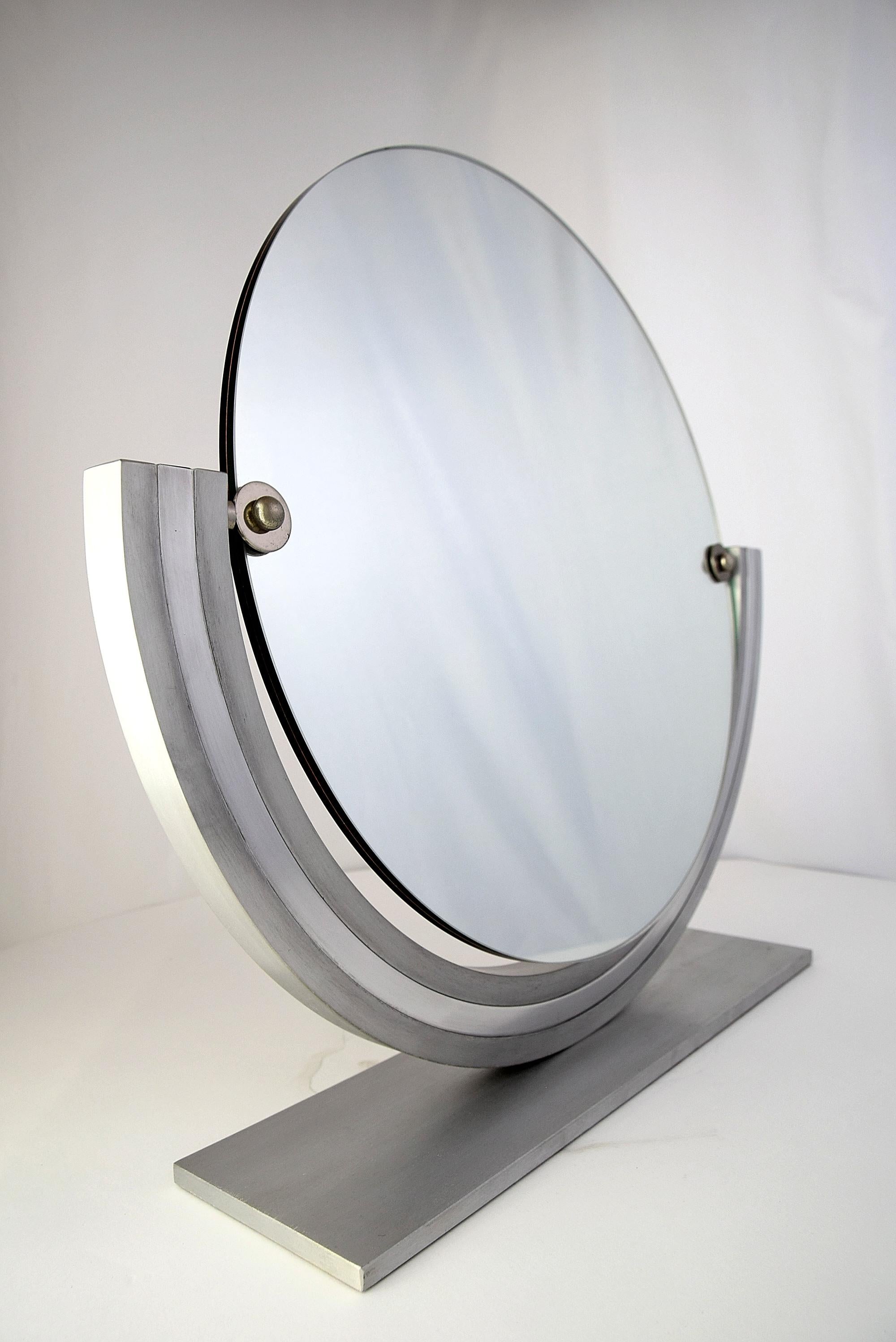 Aluminium Deux élégants miroirs de coiffeuse italiens Hollywood Regency en vente