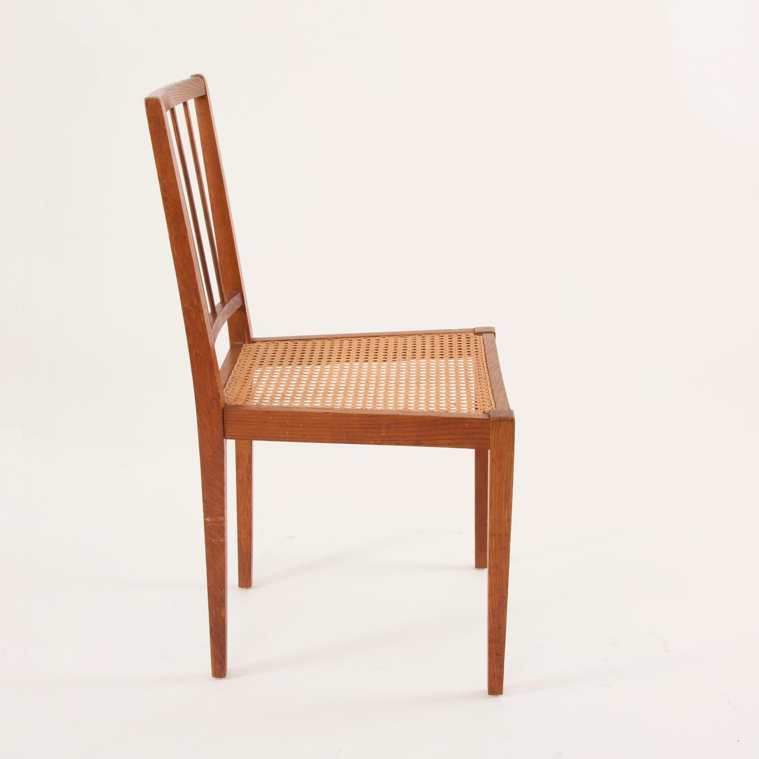 Two Elegant Werkstätte Hagenauer Chairs M006 by Julius Jirasek, Austria, 1930 In Good Condition For Sale In Vienna, AT