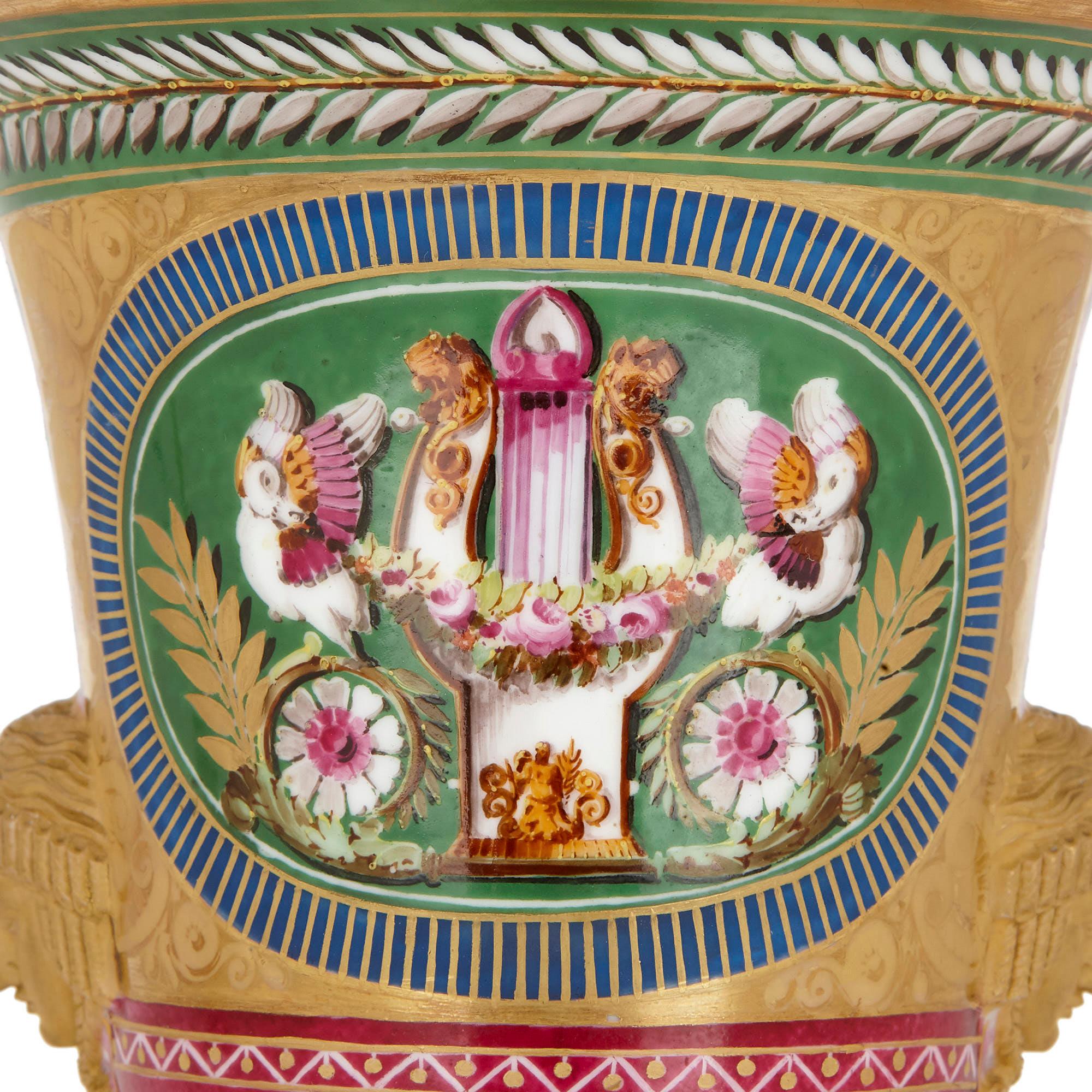 Vergoldete Porzellanvasen aus der Empire-Periode von Dihl Et Guérhard (Französisch) im Angebot