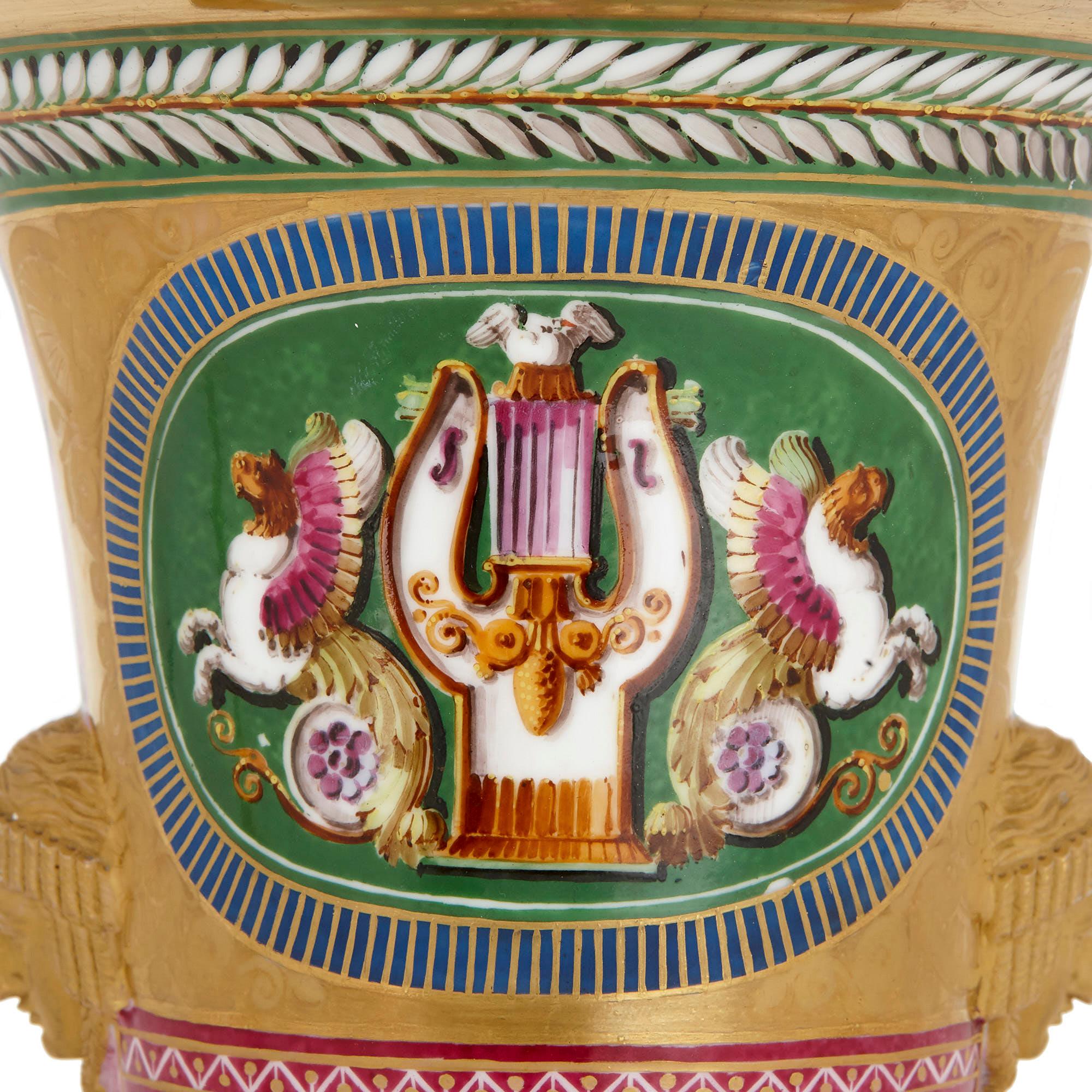 Vergoldete Porzellanvasen aus der Empire-Periode von Dihl Et Guérhard (Handbemalt) im Angebot