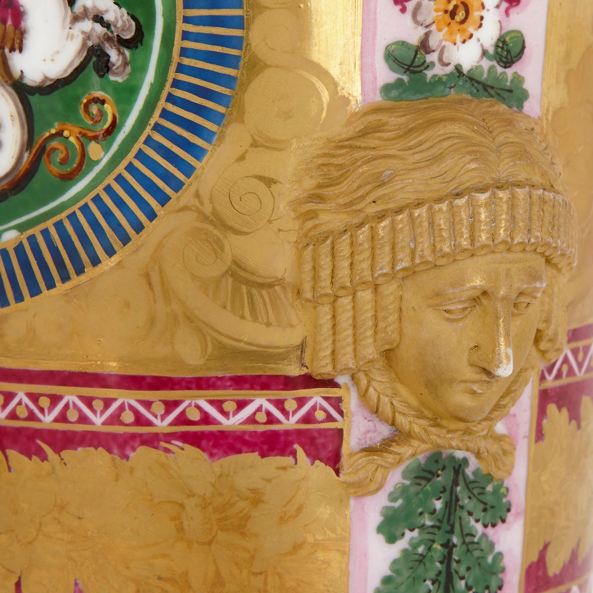 Vergoldete Porzellanvasen aus der Empire-Periode von Dihl Et Guérhard im Zustand „Gut“ im Angebot in London, GB