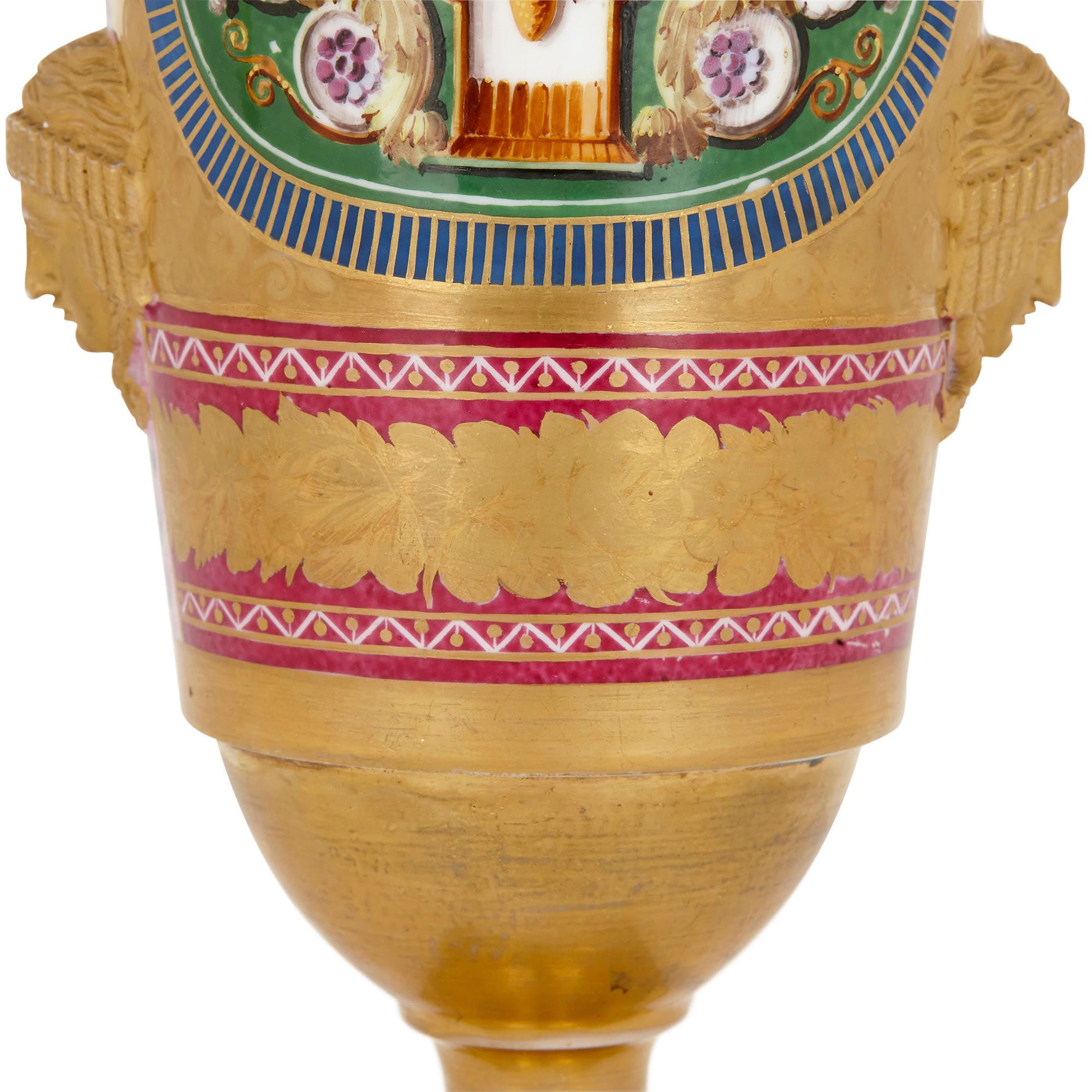 Dos jarrones de porcelana dorada de época Imperio de Dihl Et Guérhard siglo XIX en venta