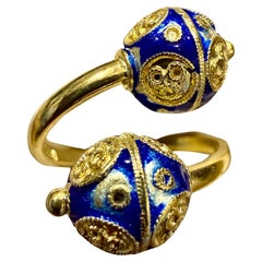 Bague de cocktail Bypass à deux boules en émail Taille 4 en jaune 18 carats  Or, 4,4 Gm