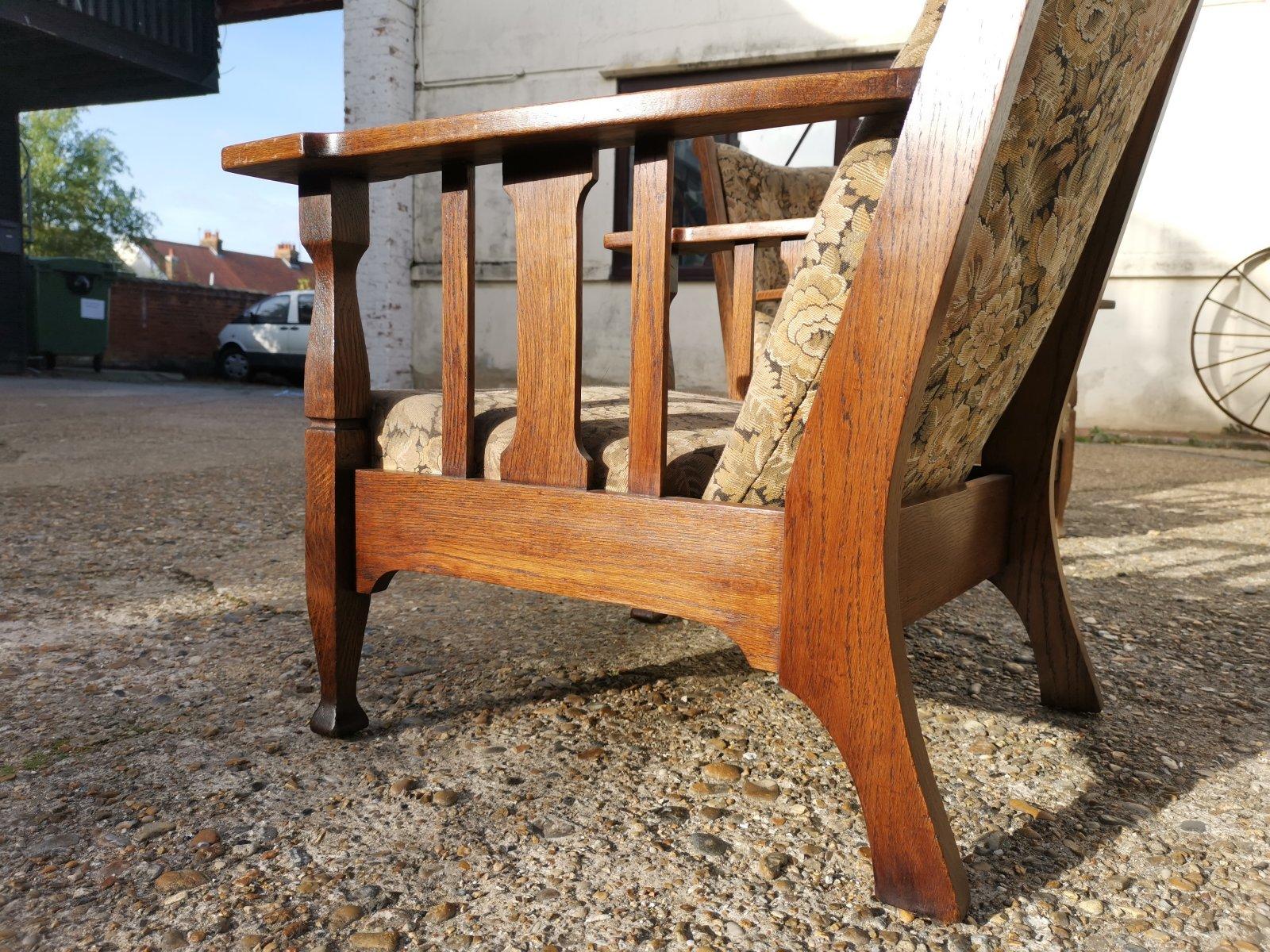 Two English Arts & Crafts Oak Reclining Armchairs with Large Flat Extended Arms For Sale 3