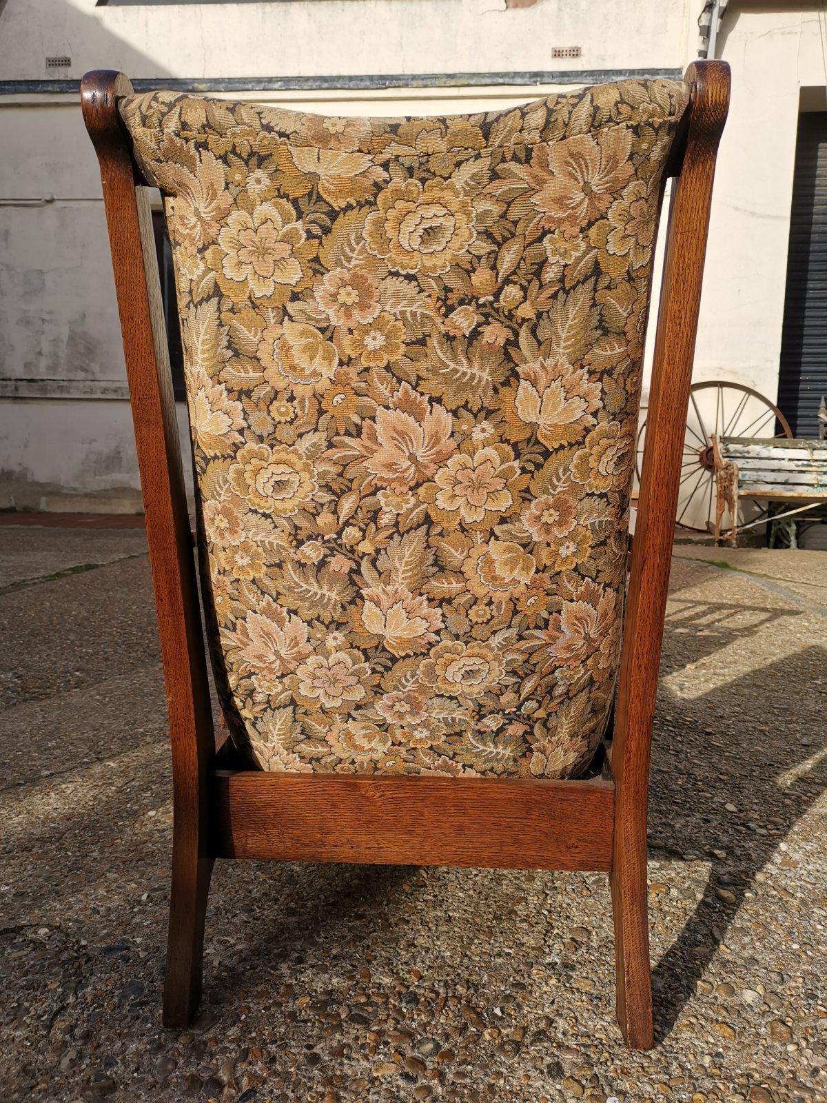 Tissu Deux fauteuils inclinables anglais Arts & Crafts en chêne avec grands bras plats allongés en vente