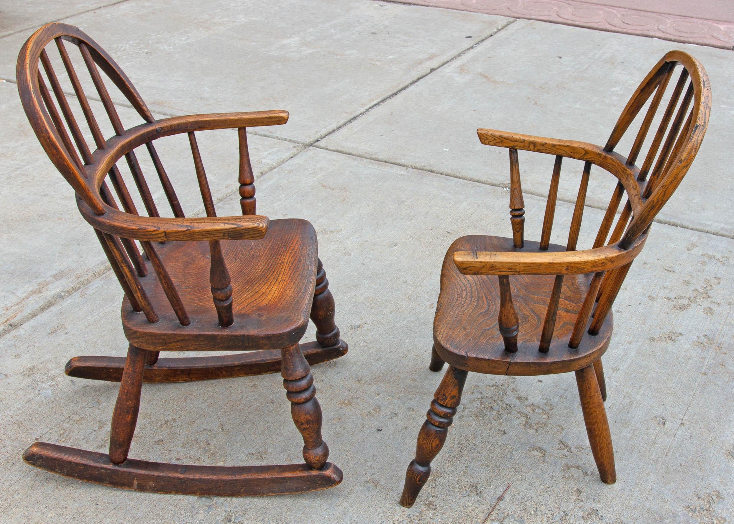 Antique Provincial English elm Windsor chairs. Child size, 18th century.