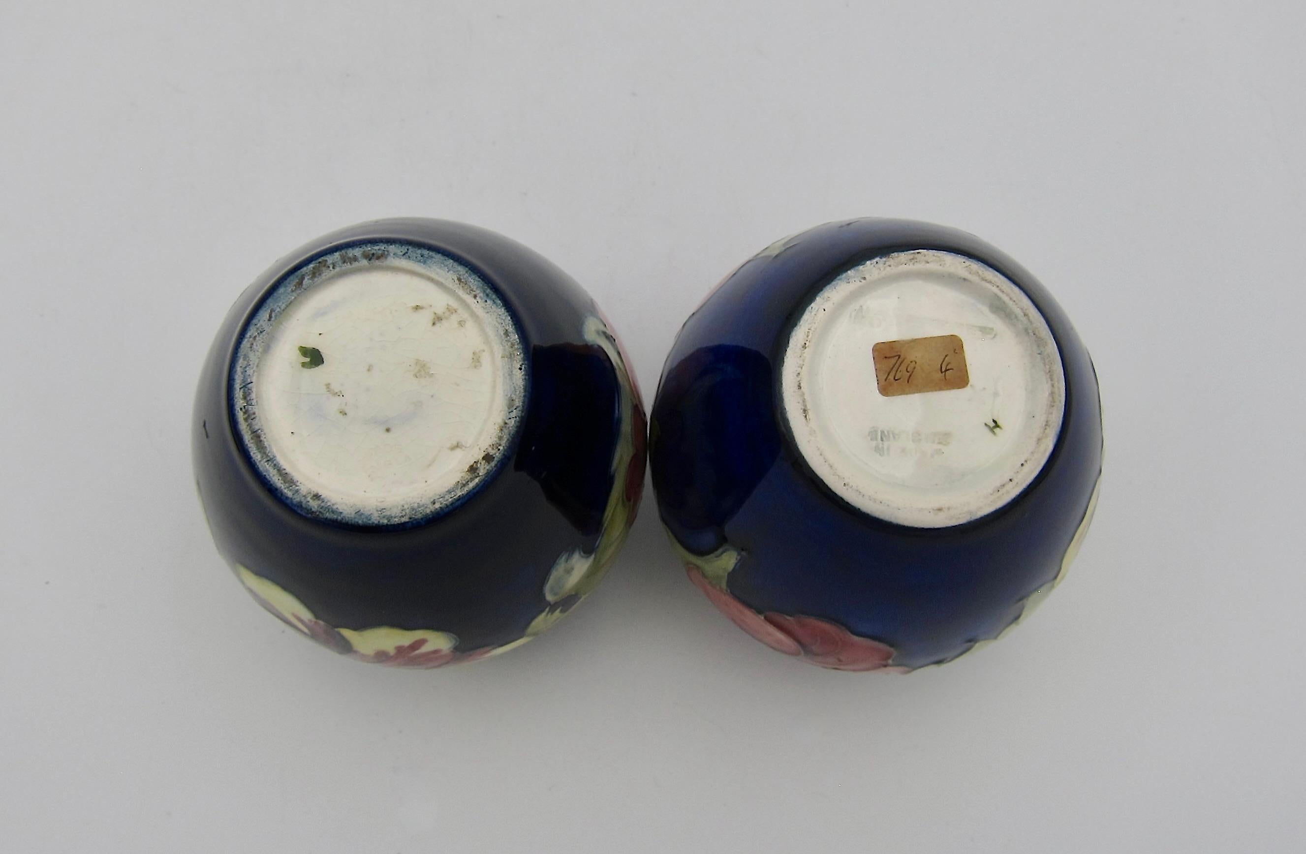 Ceramic Two English Moorcroft Pottery Ginger Jars in Blue Hibiscus Pattern