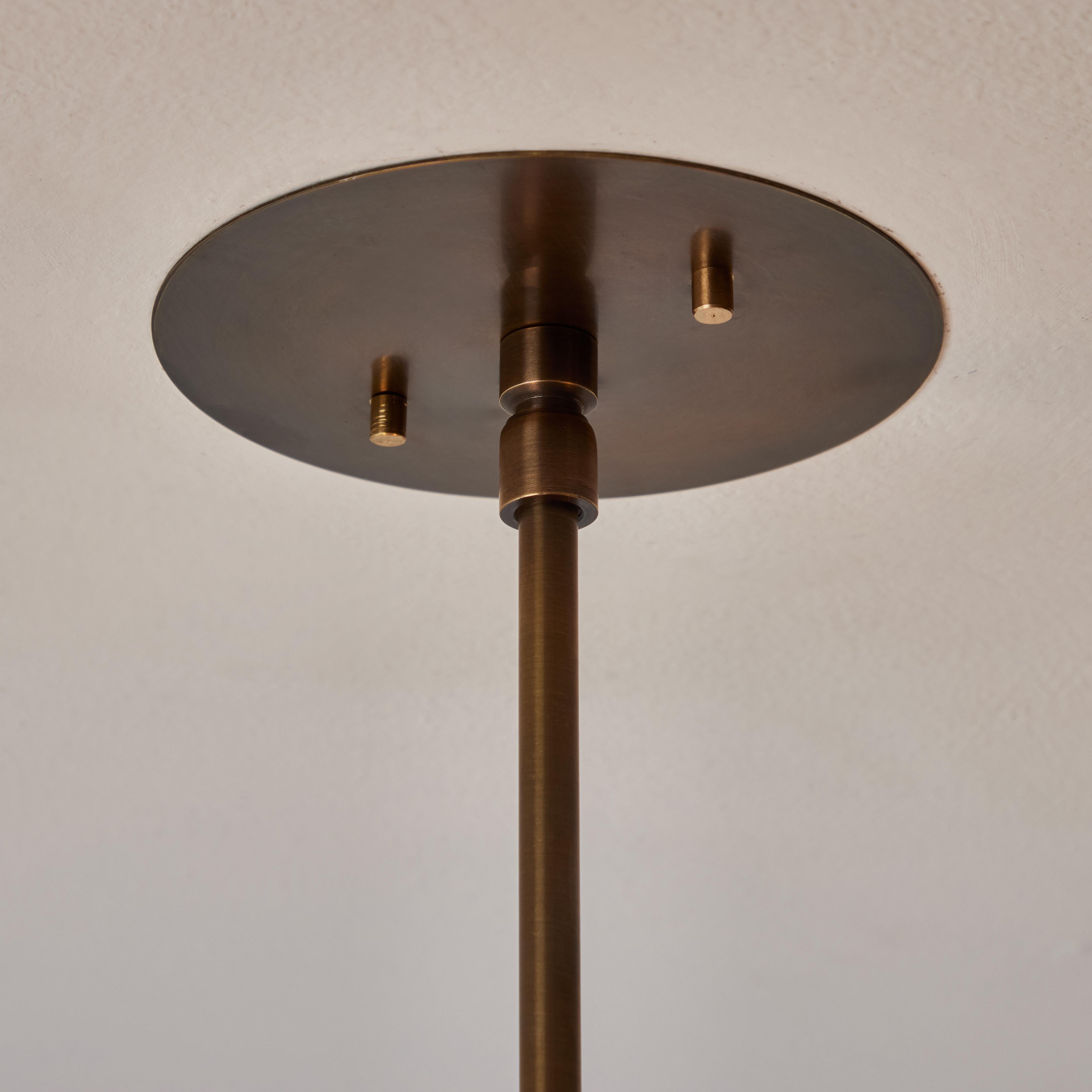 Lustre Dome en laiton patiné perforé Raul Reyes 