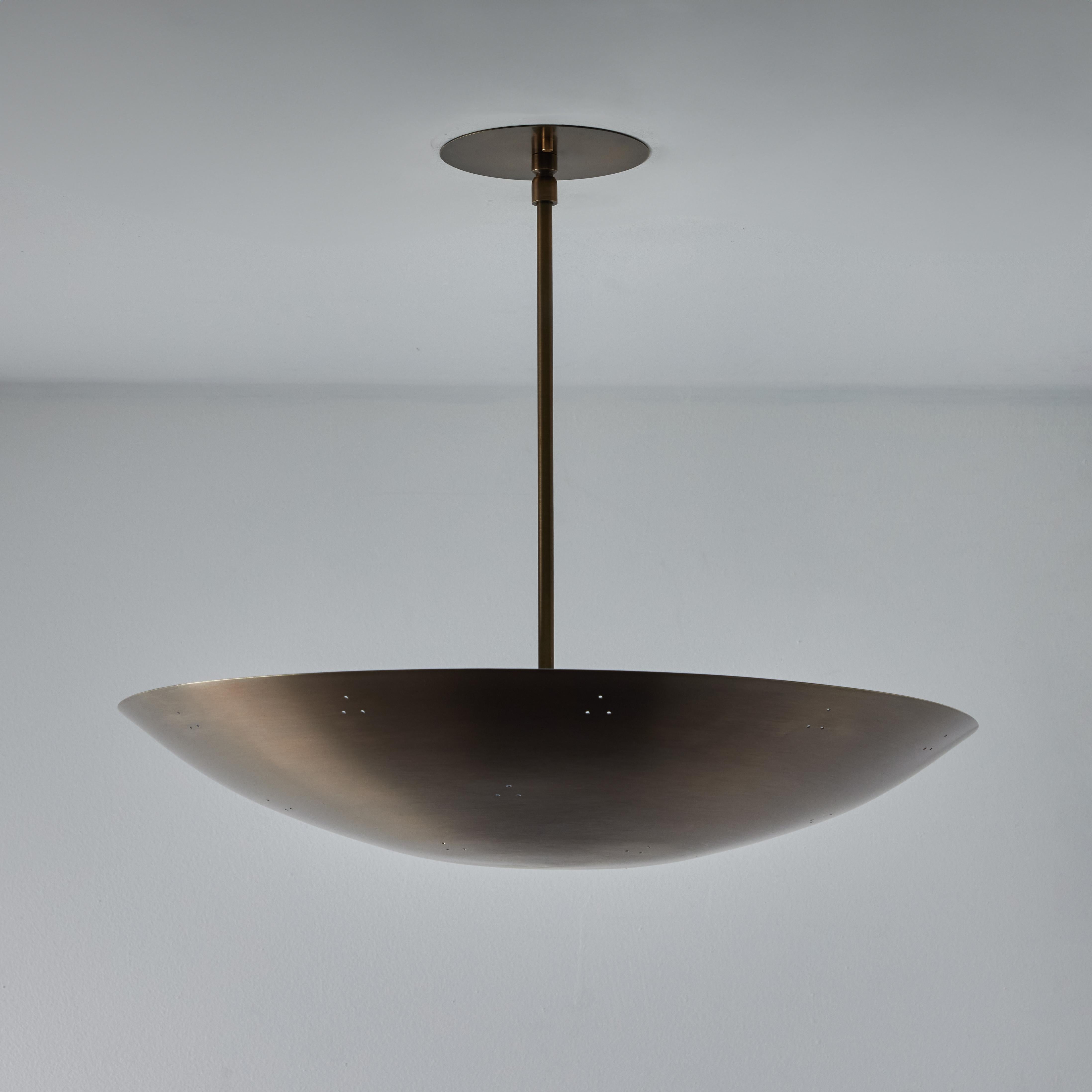 Lustre Dome en laiton patiné perforé Raul Reyes 