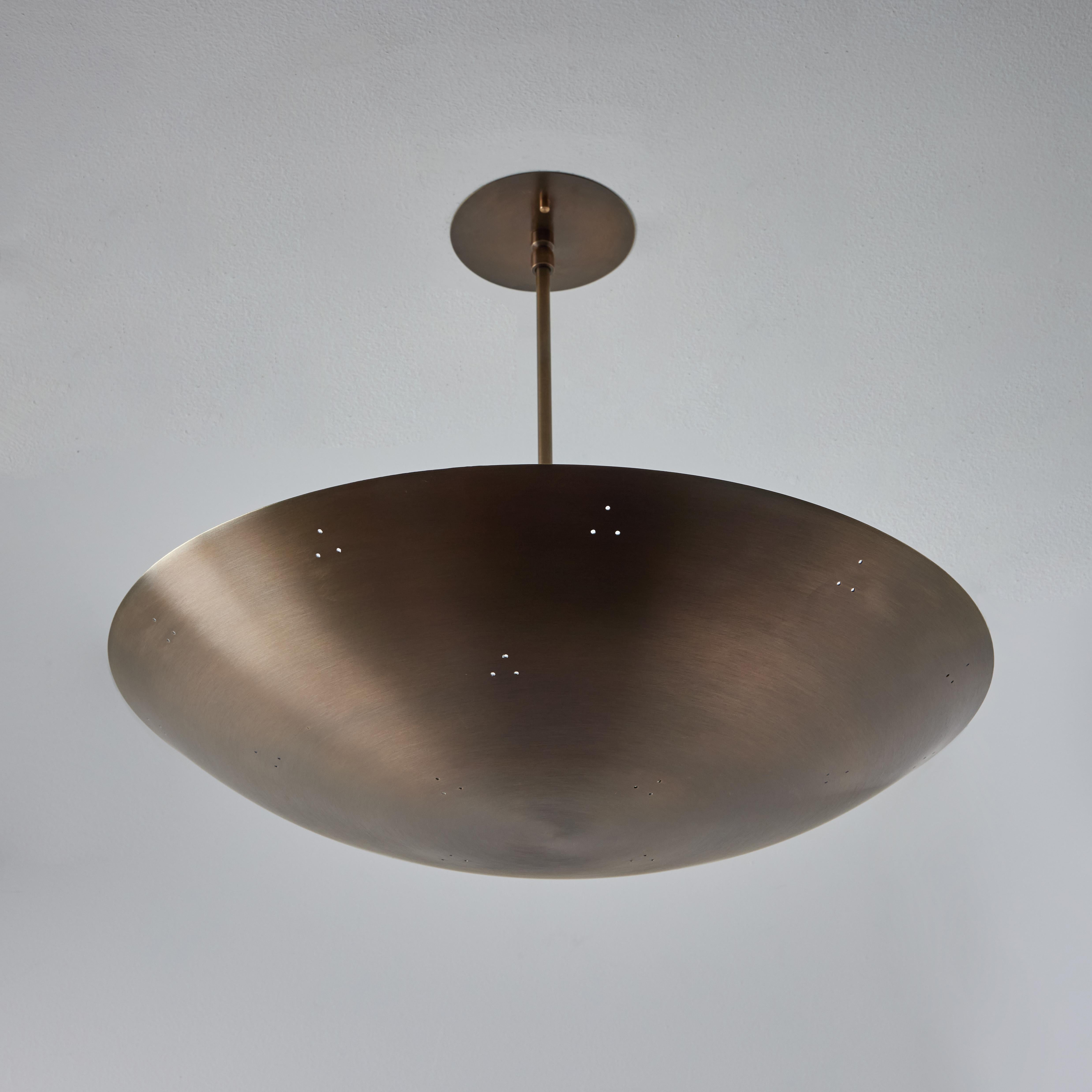 XXIe siècle et contemporain Lustre Dome en laiton patiné perforé Raul Reyes 