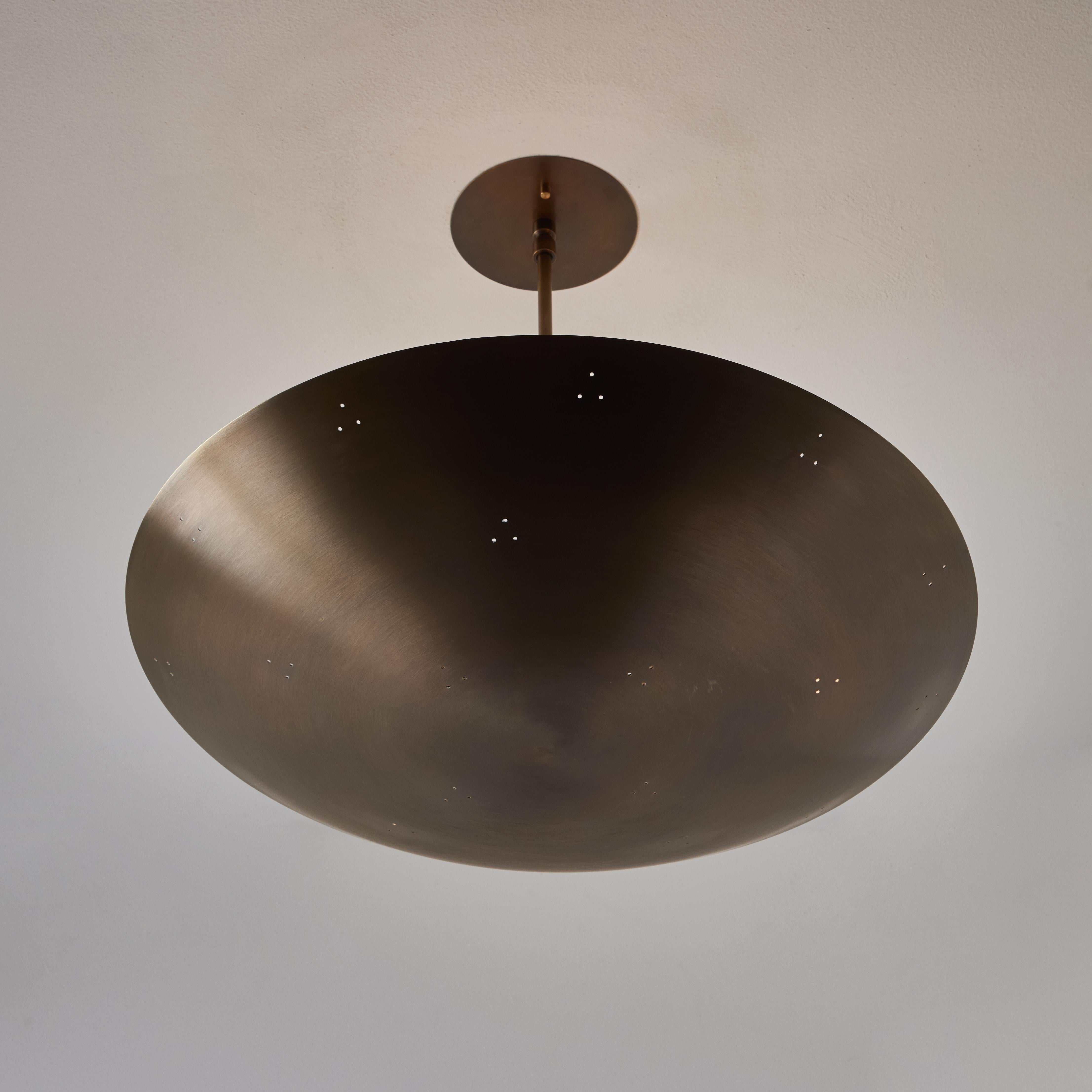 Lustre Dome en laiton patiné perforé Raul Reyes 