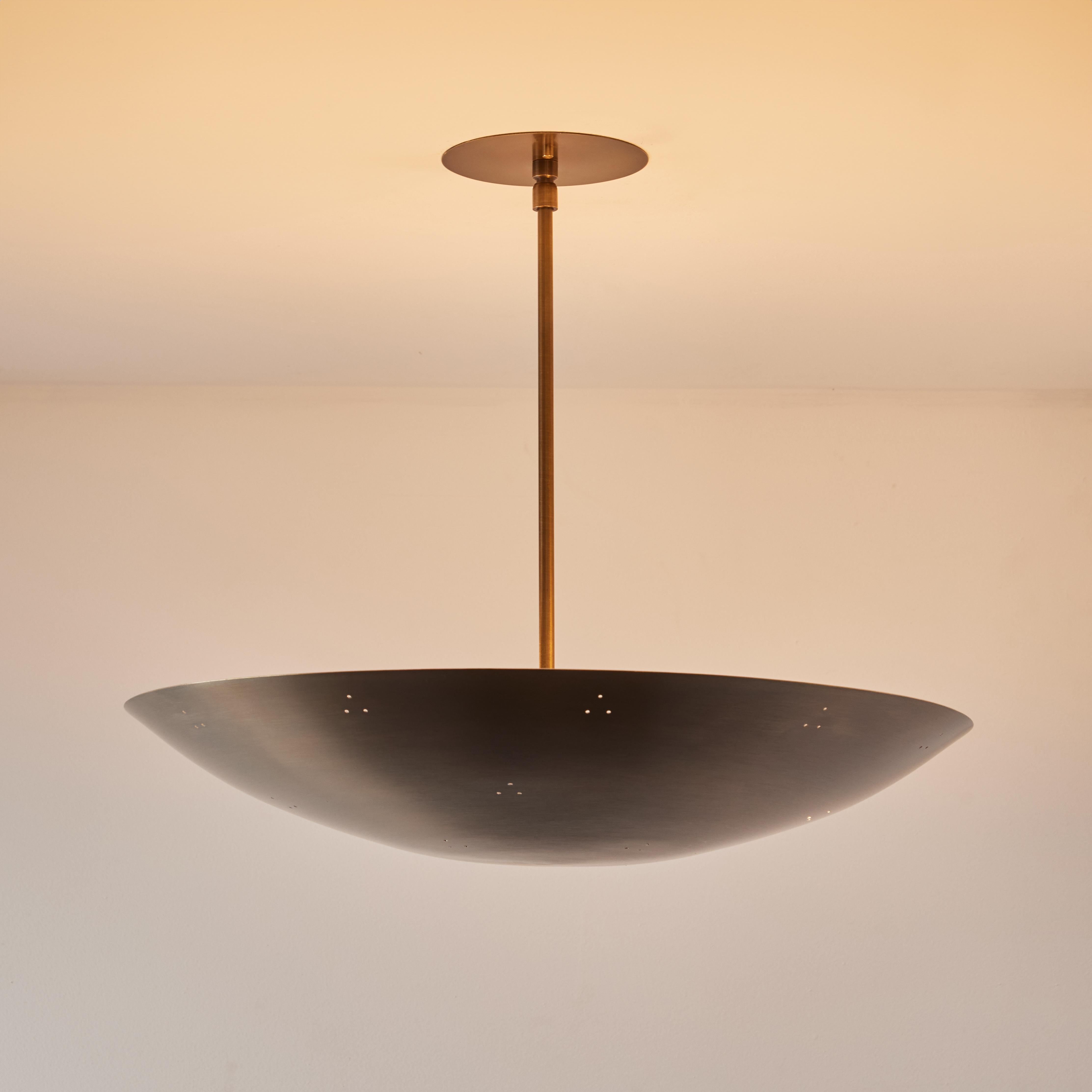 Lustre Dome en laiton patiné perforé Raul Reyes 
