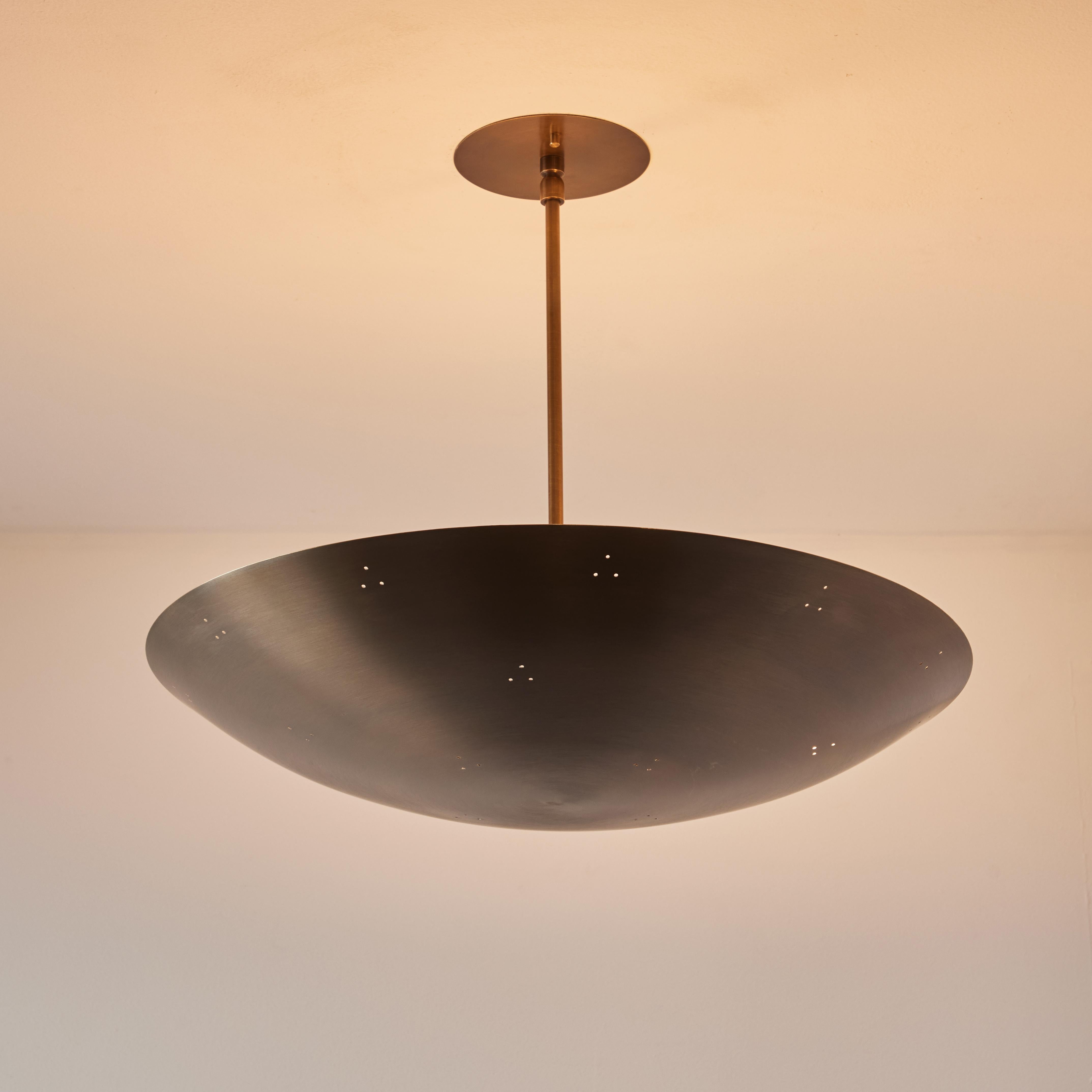 Lustre Dome en laiton patiné perforé Raul Reyes 