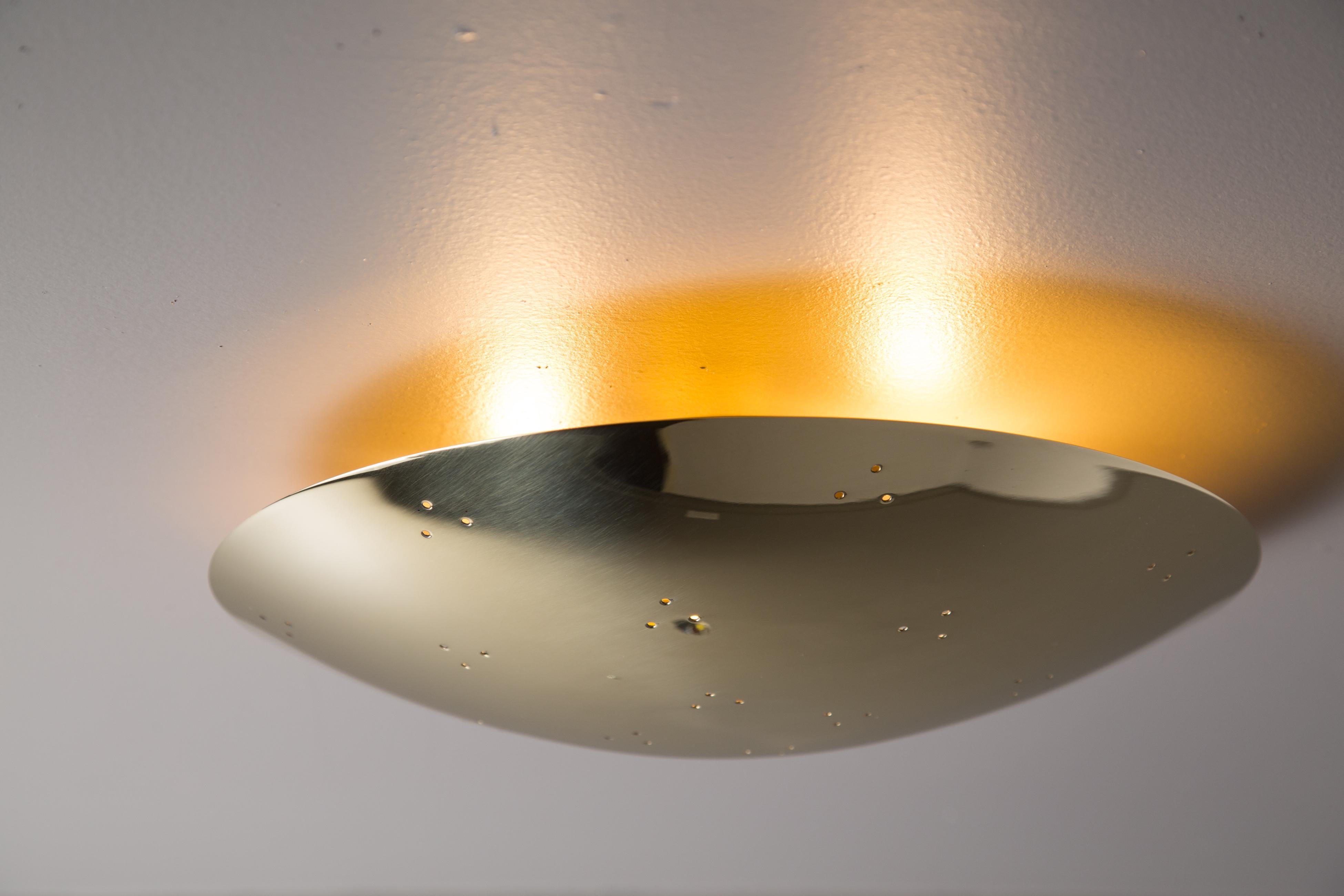 Mid-Century moderno Lampada da soffitto a cupola in ottone traforato 'Rey 14' di Raul Reyes in vendita