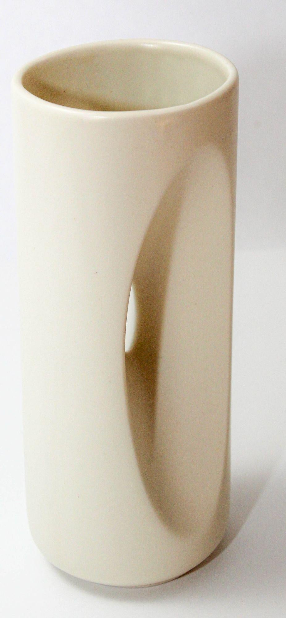 Two Eva Zeisel Handmade Porcelain Vases for Klein Reid Pottery Minimalist Modern 10