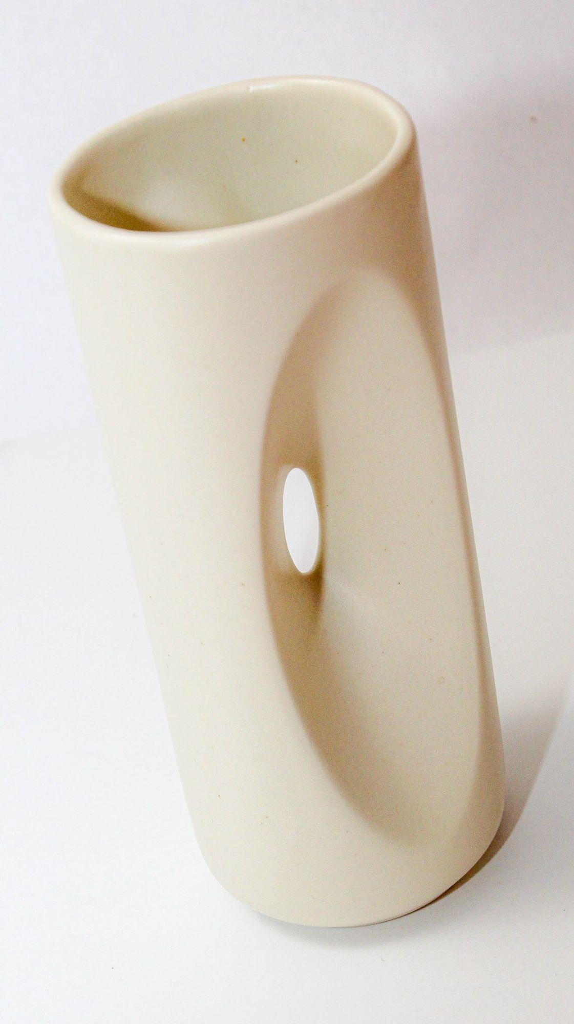 Two Eva Zeisel Handmade Porcelain Vases for Klein Reid Pottery Minimalist Modern 11