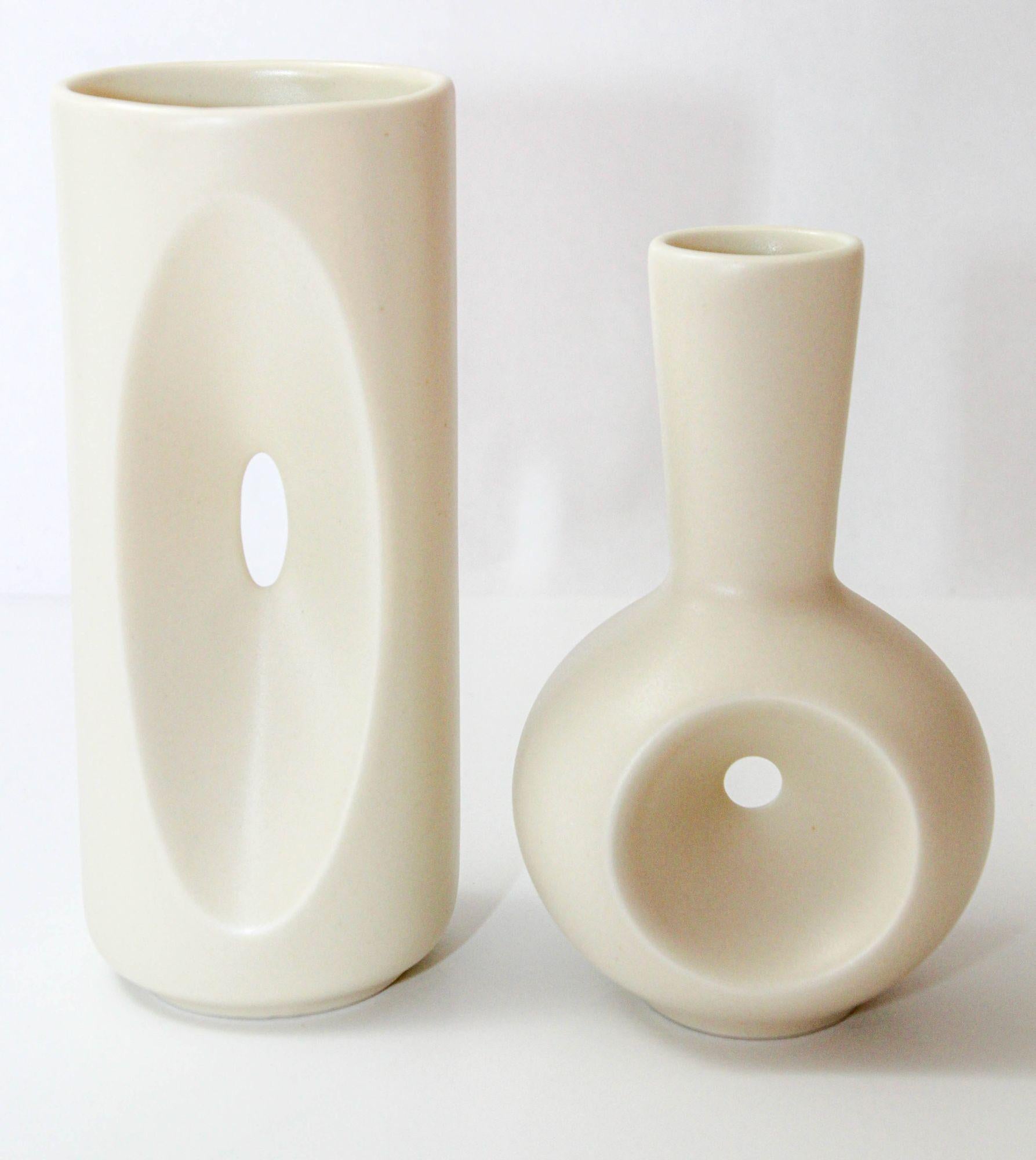 Two Eva Zeisel Handmade Porcelain Vases for Klein Reid Pottery Minimalist Modern.
Beautiful handcrafted art pieces of studio pottery by the New York studio of Klein Reid.
Hand produced and hand glazed in-house Klein Reid art pottery white small