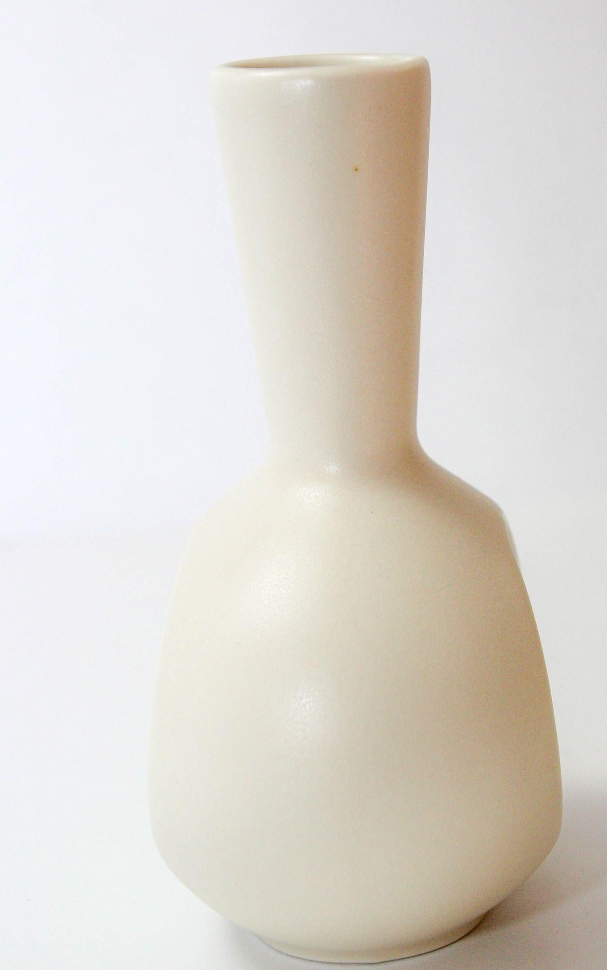 Two Eva Zeisel Handmade Porcelain Vases for Klein Reid Pottery Minimalist Modern 2