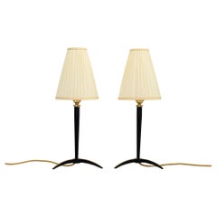 Dos lámparas de mesa J.T. Kalmar extensibles con pantallas de tela Alrededor de 1950