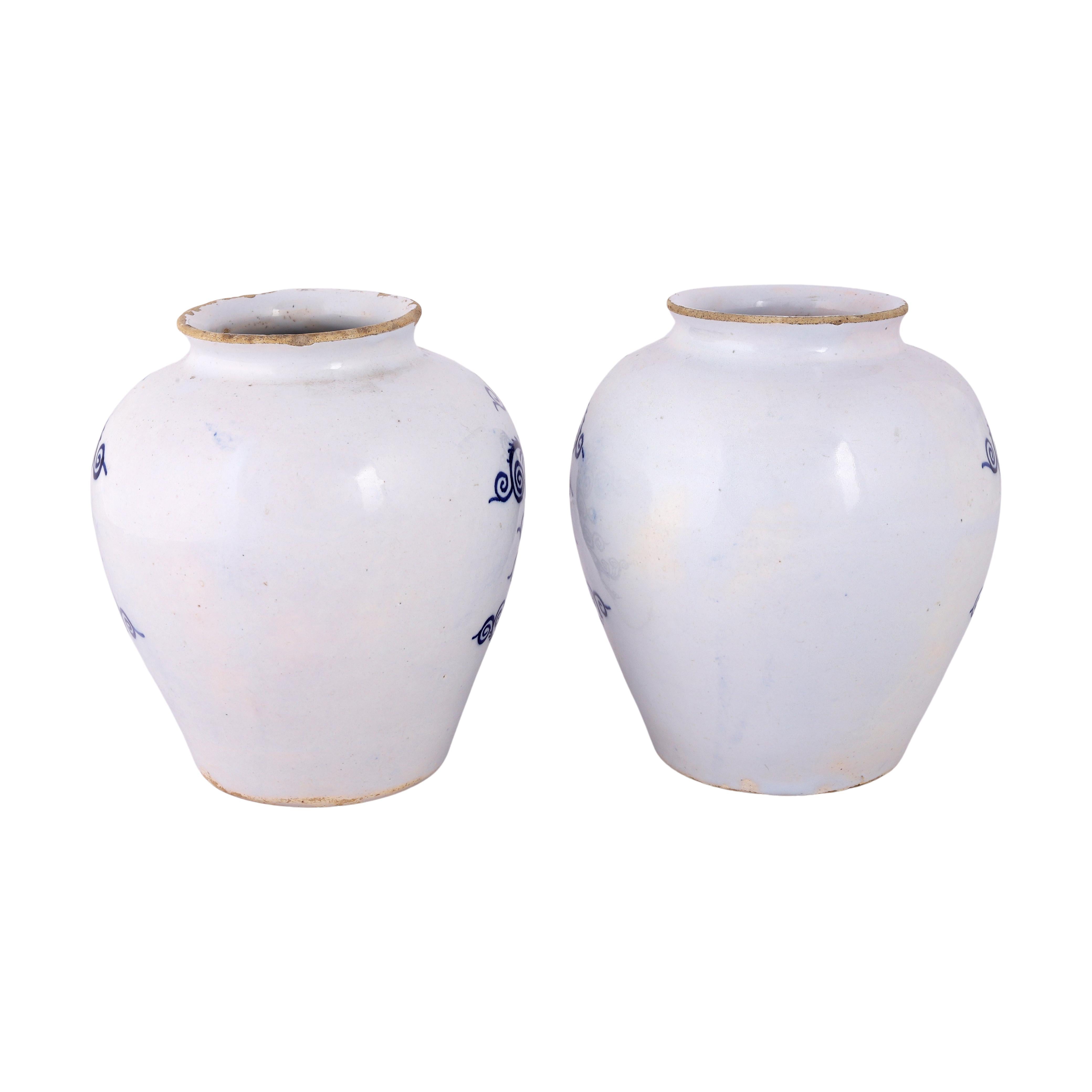 Rococo Deux extra-petits pots à tabac néerlandais de Delft : n° 5 et 6, 18ème siècle en vente