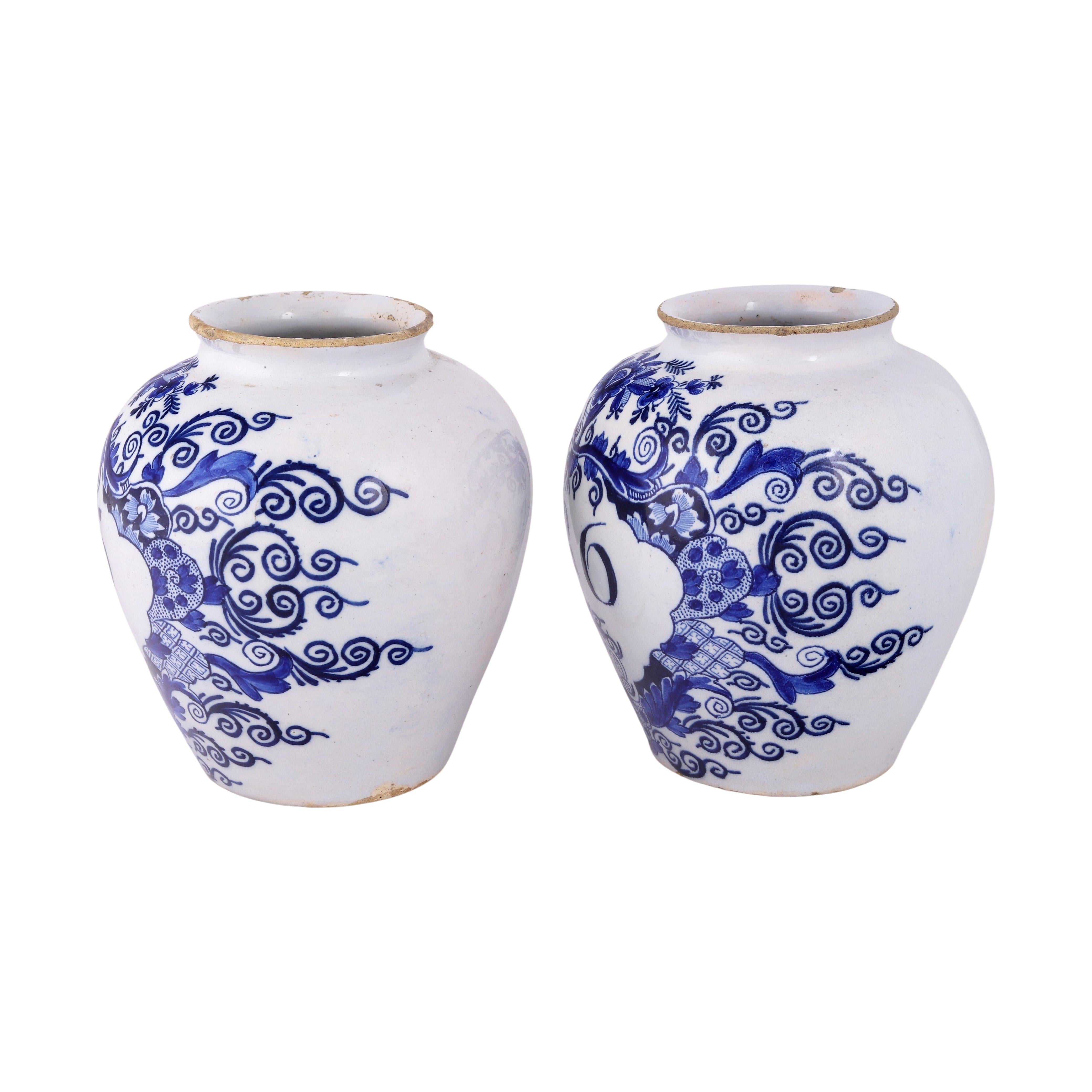 Néerlandais Deux extra-petits pots à tabac néerlandais de Delft : n° 5 et 6, 18ème siècle en vente