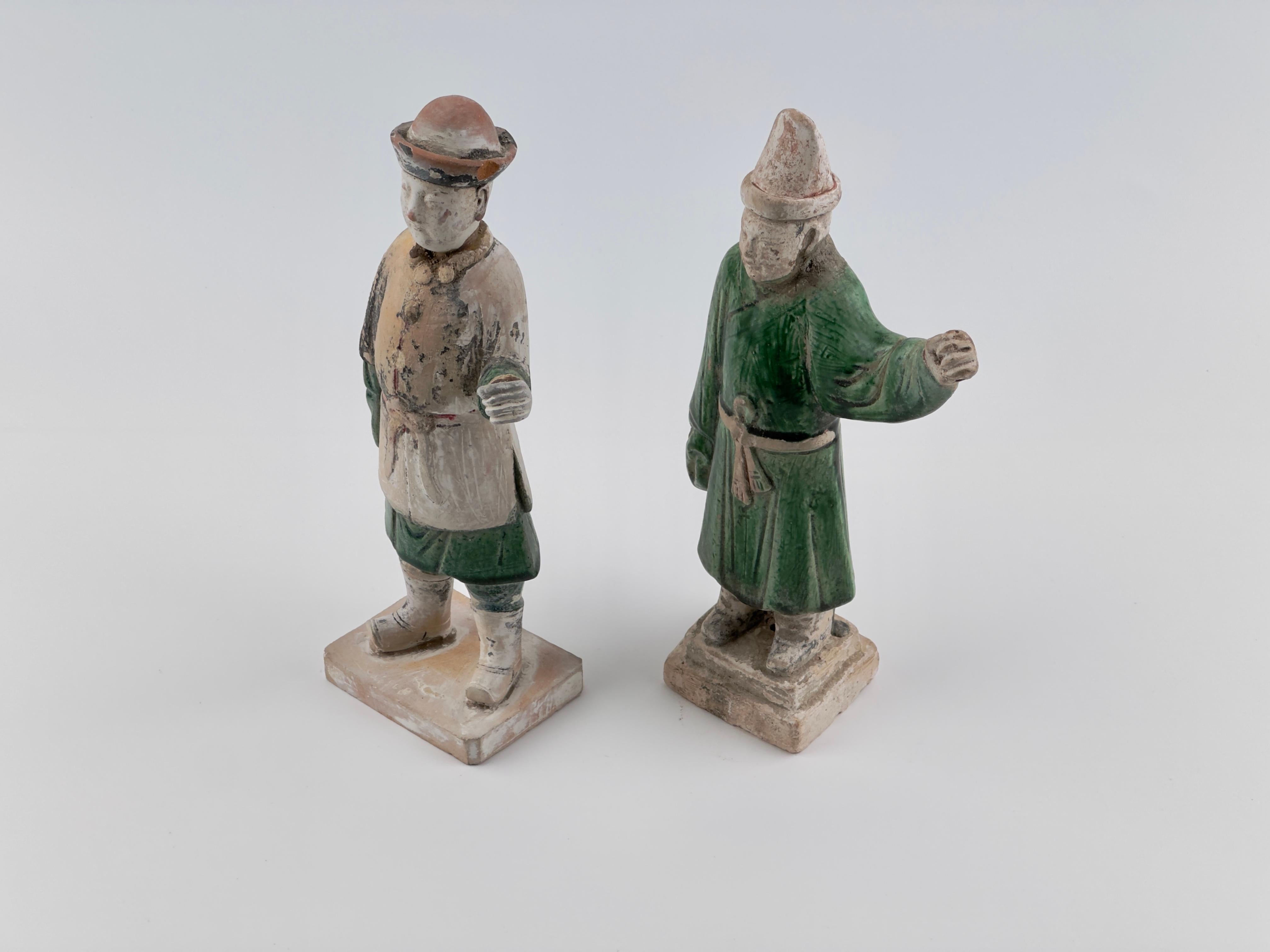 Two Figures of Attendants, Ming Period(1368-1644) For Sale 3