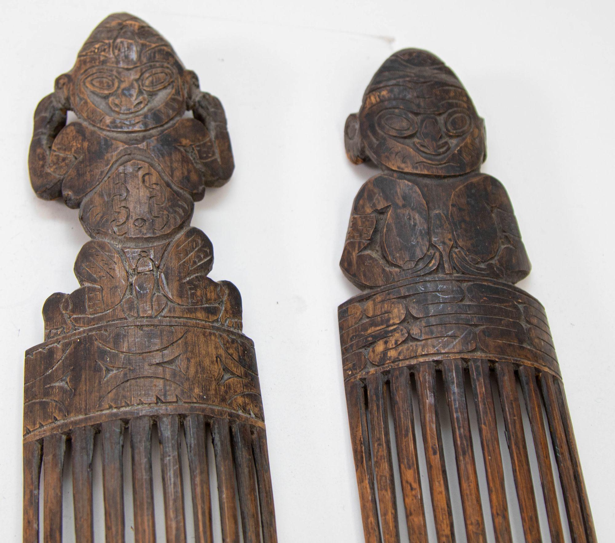 Two Fine Yaka Ornamental Figural Wood Combs Cisakulo West Africa For Sale 1