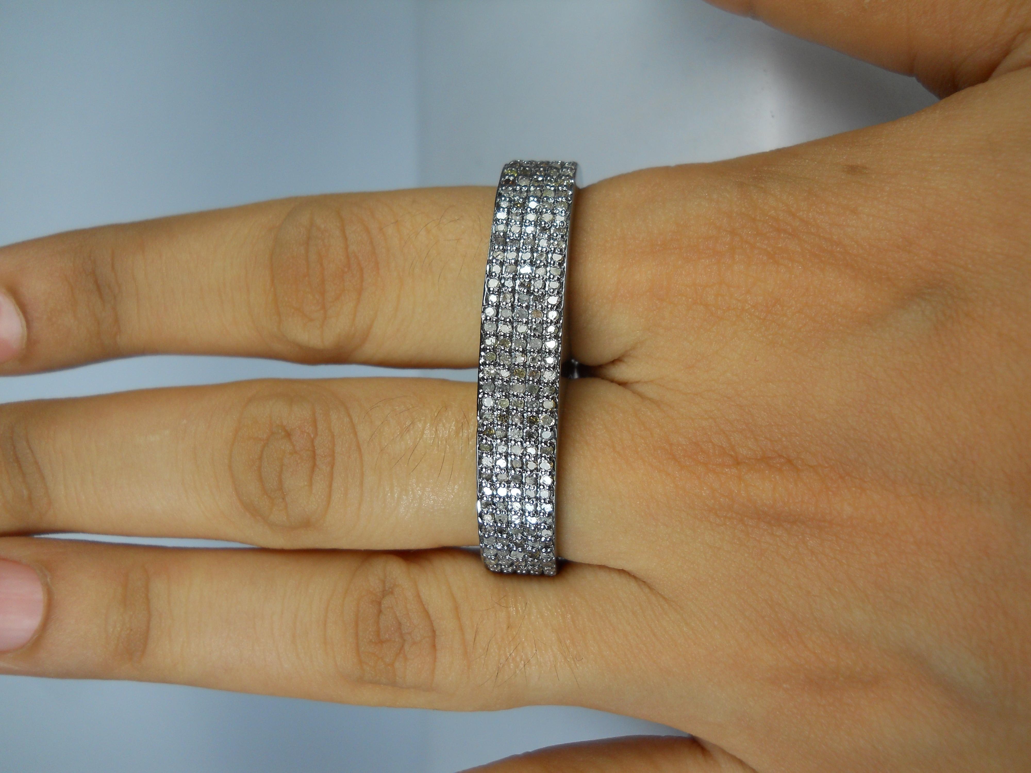 Zwei Finger-Ring, natürliche Pave-Diamanten, Sterlingsilber, oxidierter Vintage-Look-Ring im Angebot 1