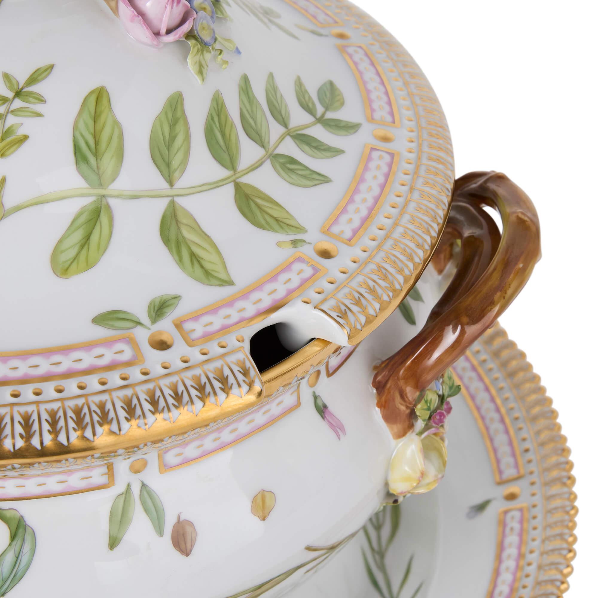 Two Flora Danica Danish Porcelain Tureens Covers Stands Royal Copenhagen For Sale 6