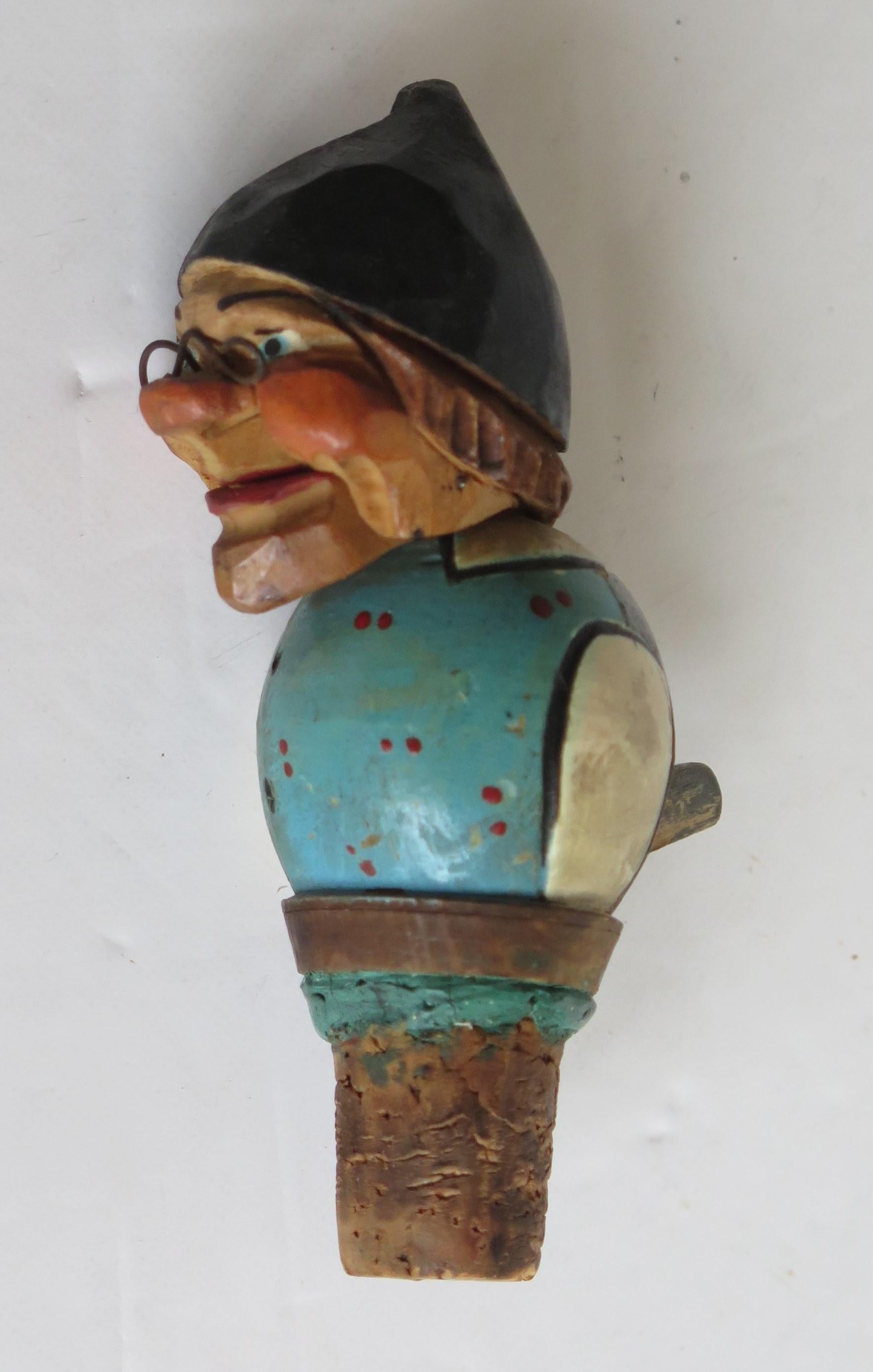 Two Folk Art Wine Bottle Stoppers Wood Hand Carved Articulated, circa 1930 2