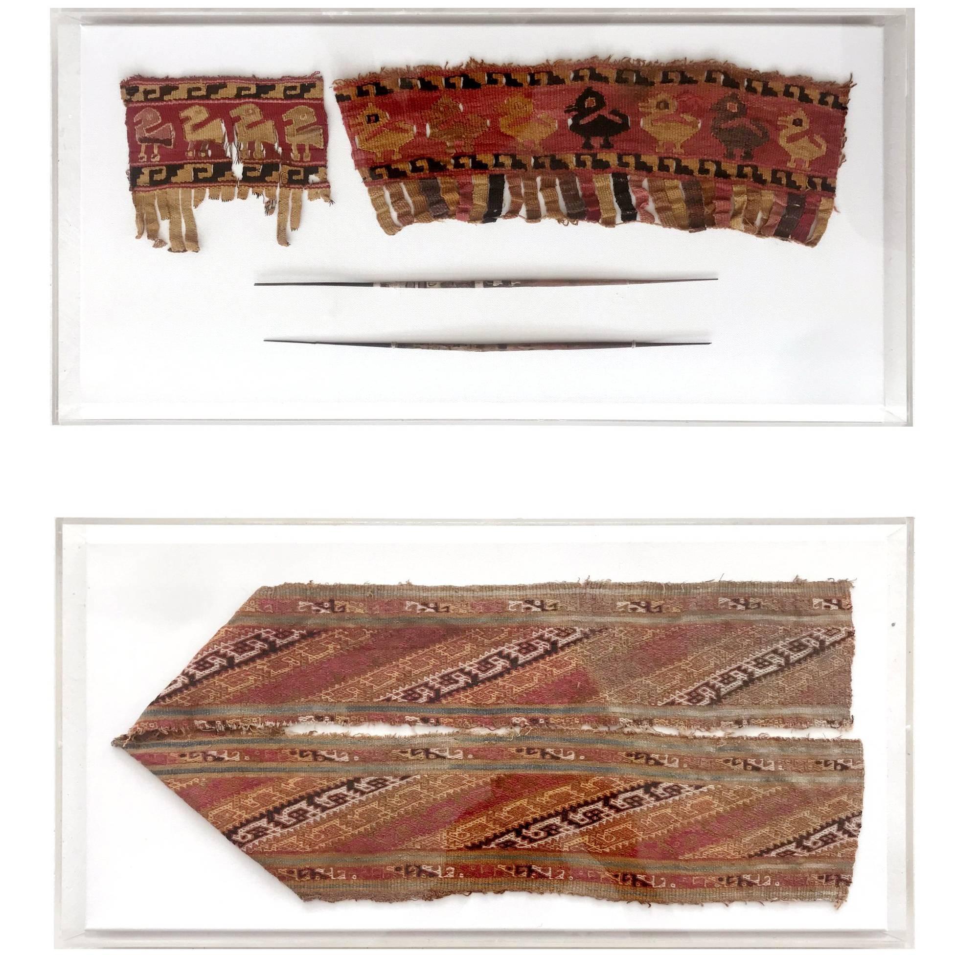 Dos Textiles y Herramientas Precolombinos Enmarcados