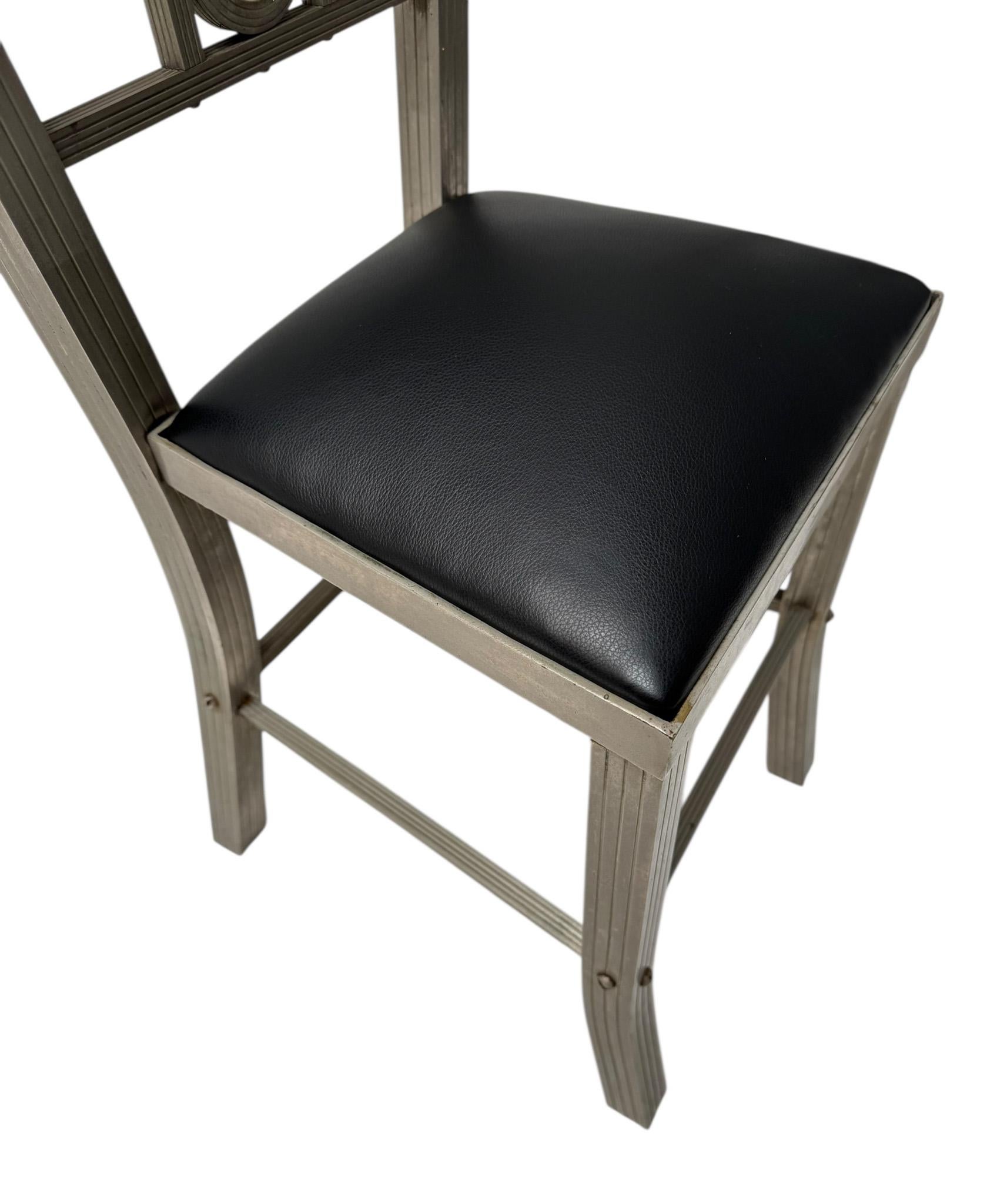 Due poltrone francesi Art Déco con sedute in pelle nera, anni '30 in vendita 4
