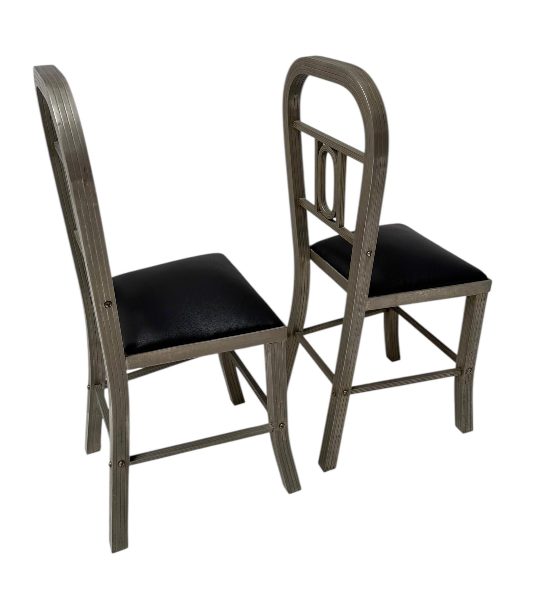 Due poltrone francesi Art Déco con sedute in pelle nera, anni '30 In condizioni buone in vendita a Amsterdam, NL