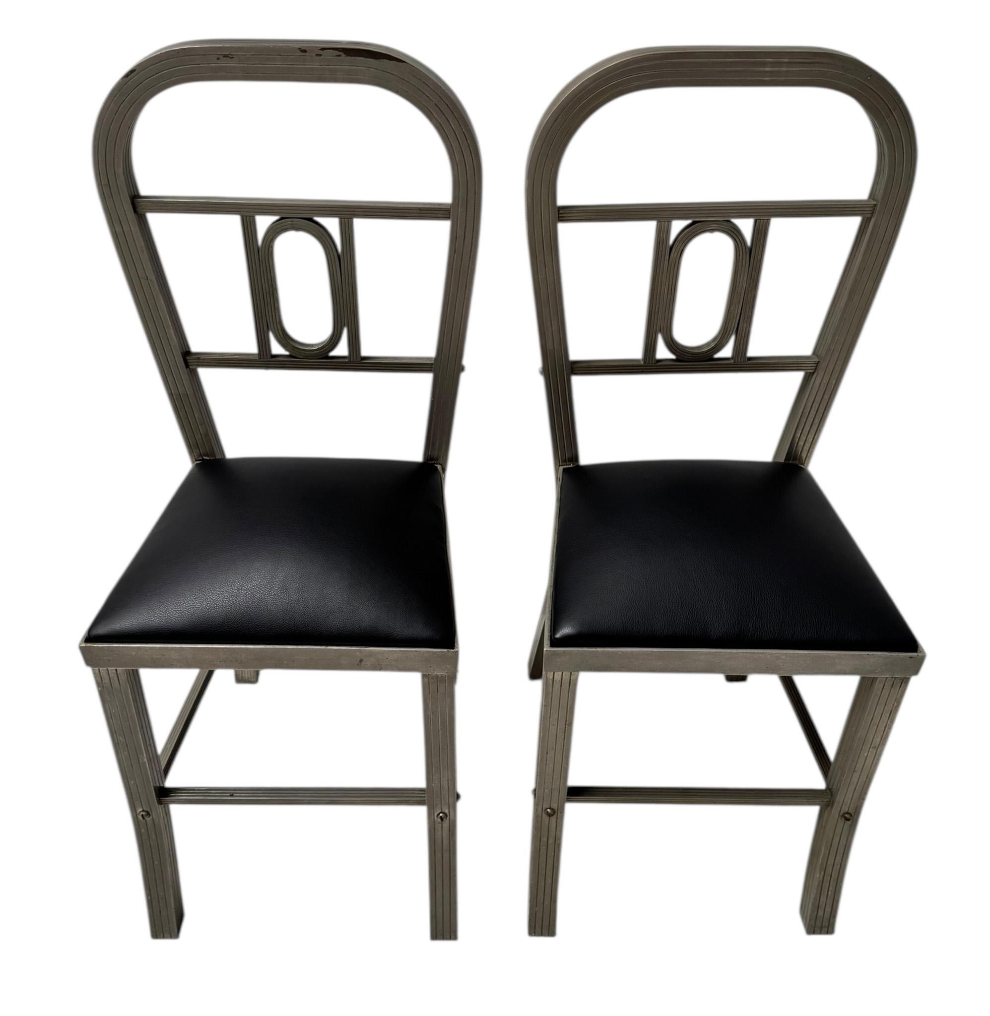 Pelle Due poltrone francesi Art Déco con sedute in pelle nera, anni '30 in vendita