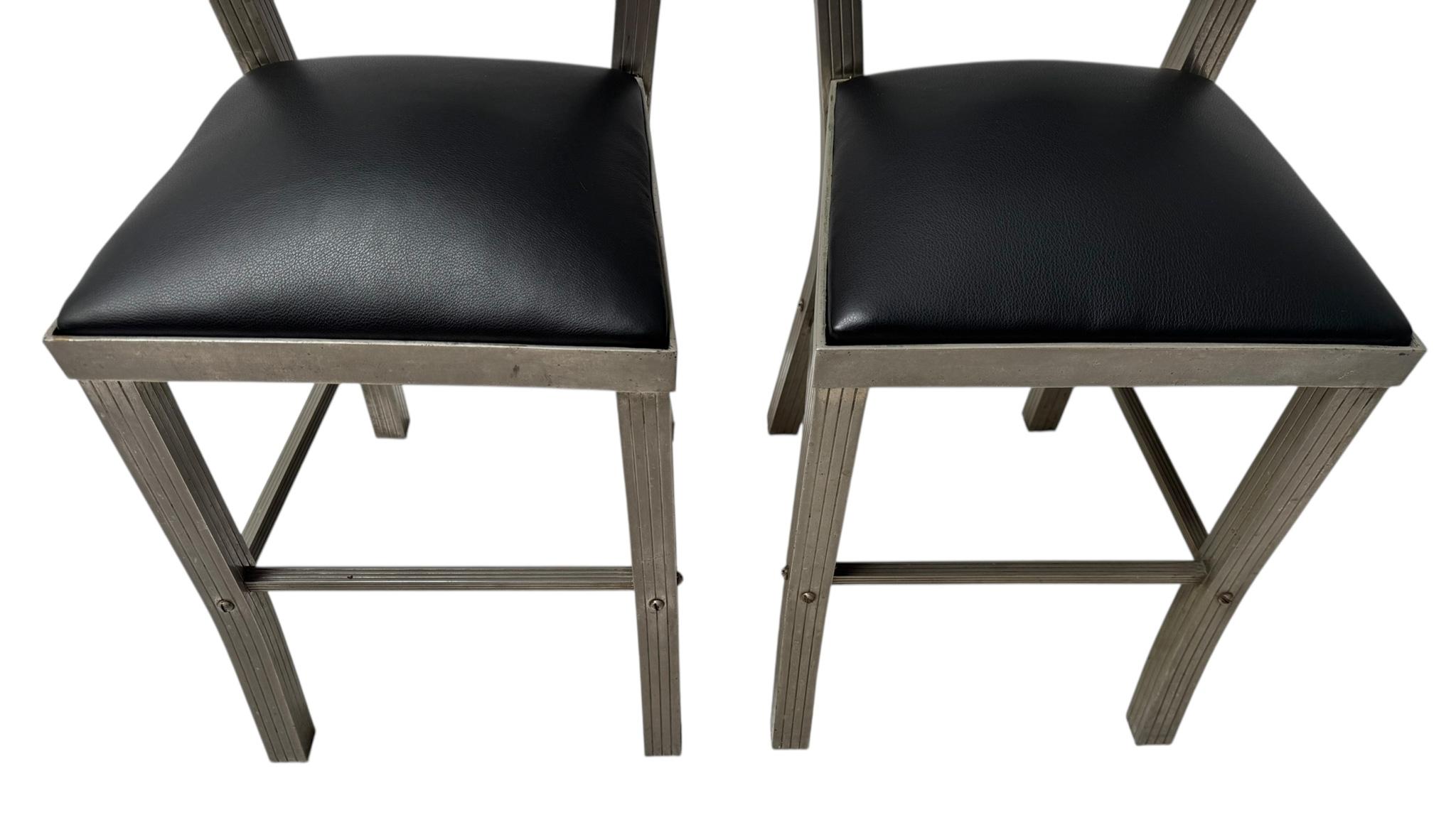 Due poltrone francesi Art Déco con sedute in pelle nera, anni '30 in vendita 3