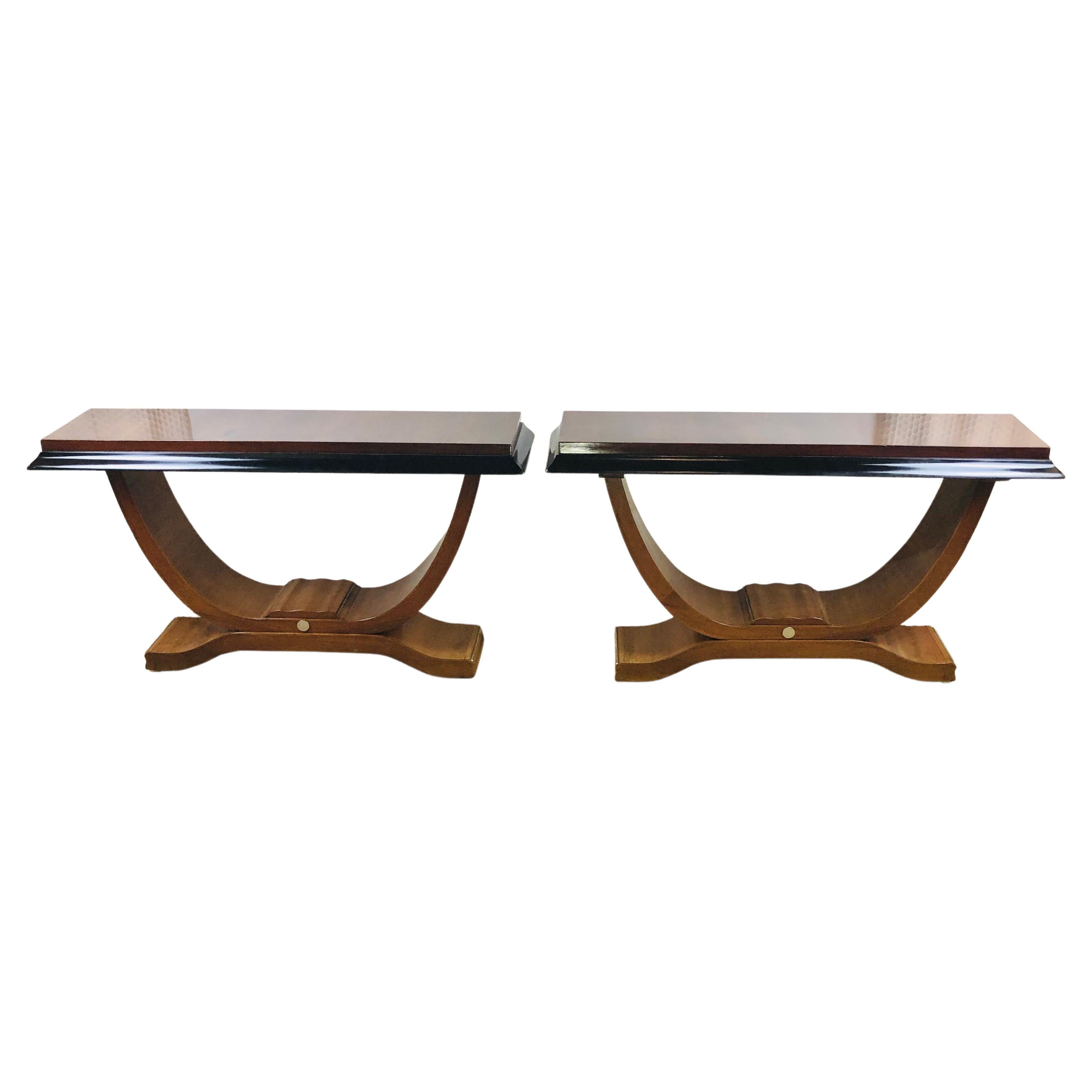 Due tavoli da console francesi Art Deco con finiture scalfite attrib. Alfred Porteneuve