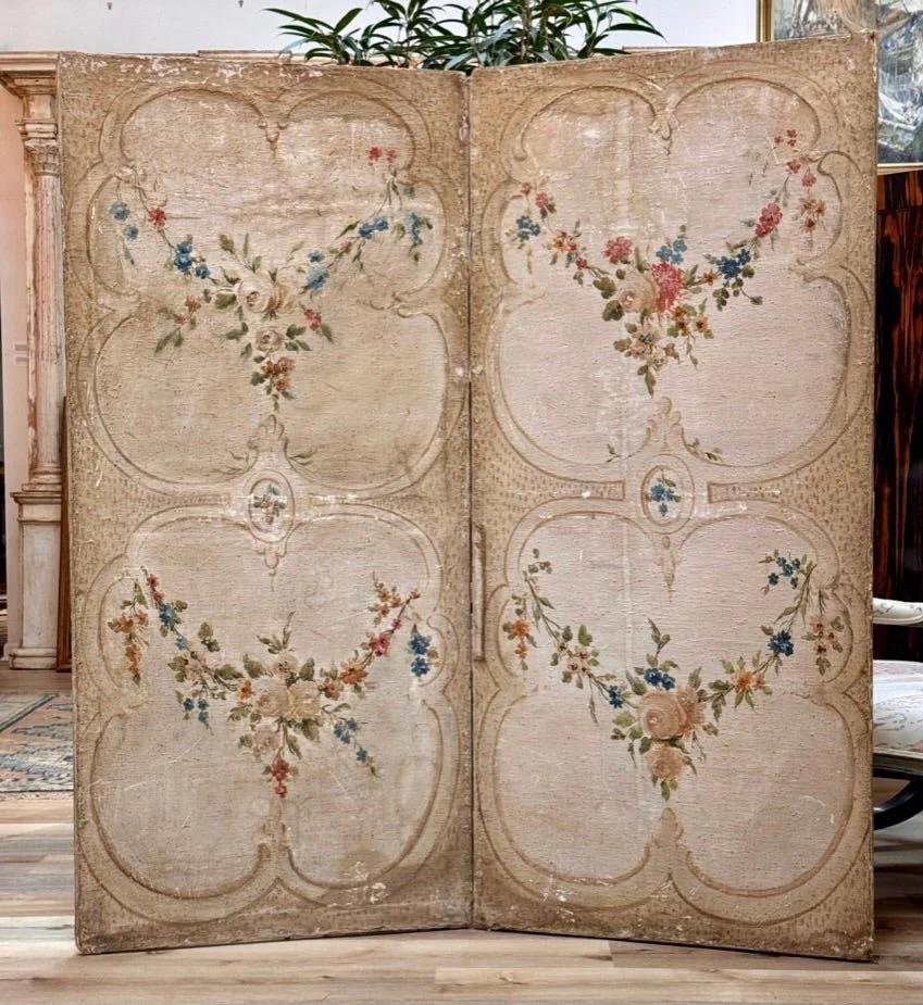 Two French Chateau 18th Century hinged Screen Panels In Fair Condition In Charlottesville, VA