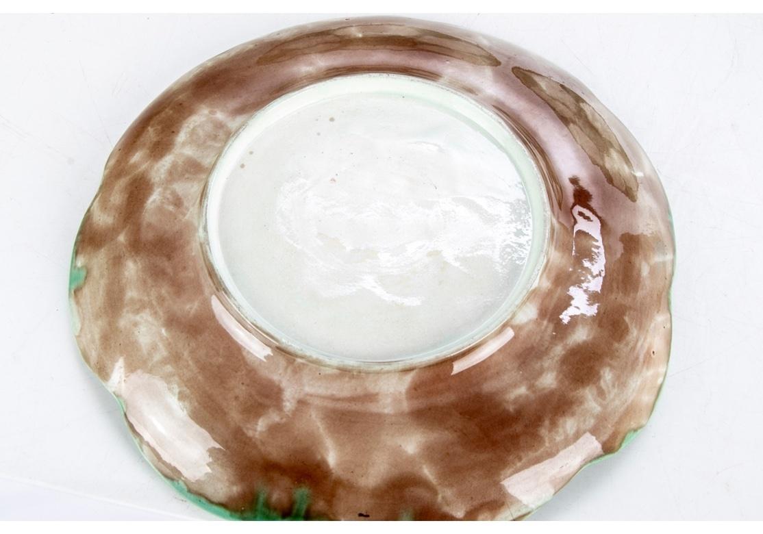 Franzsische Majoiica-Austernteller und Wasserlilien-Majolika-Teller (Glasiert) im Angebot