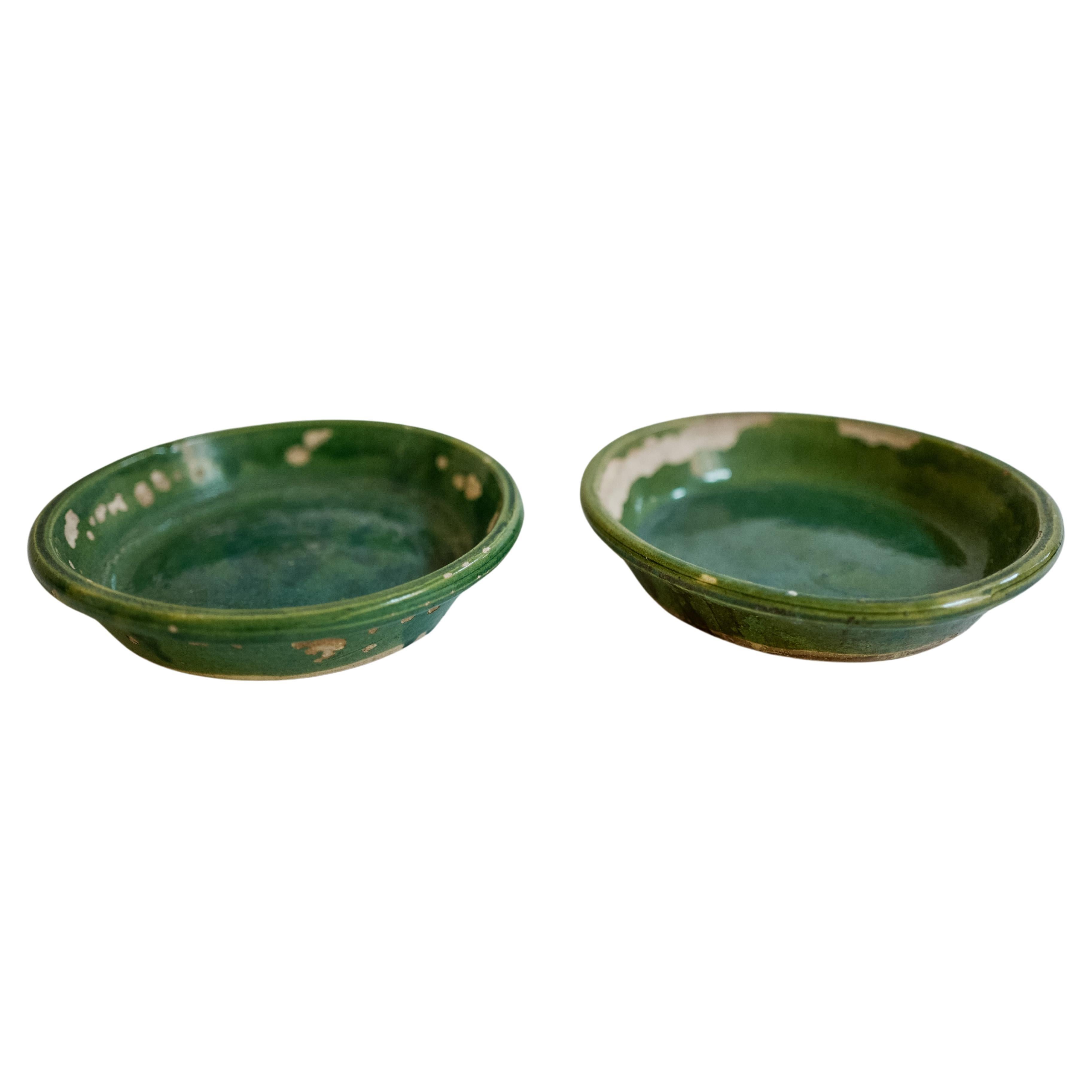 Two French Provincial Ceramic Painted Green Round Small Serving Platters For Sale