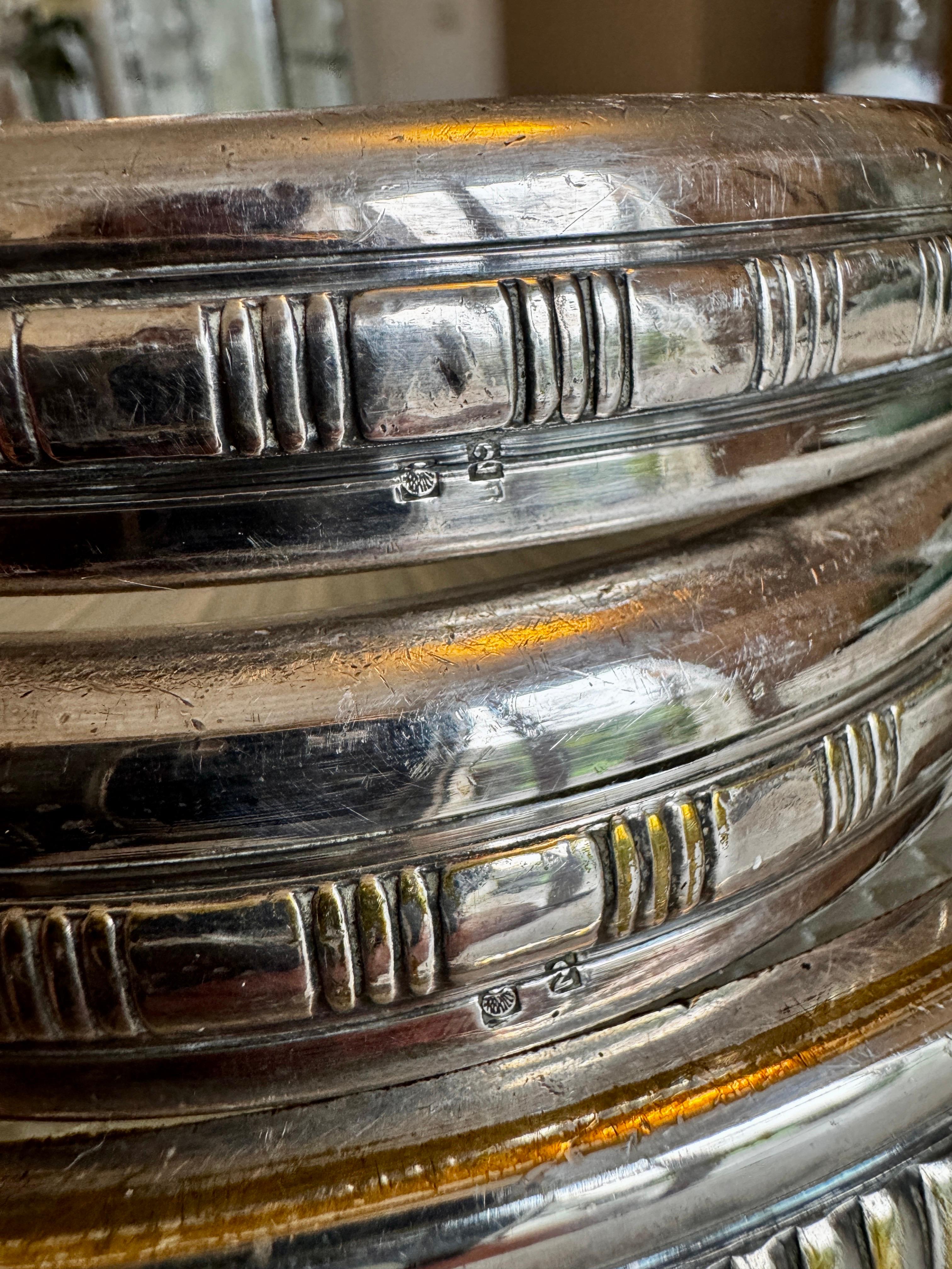 Dos posavasos franceses y un salvamanteles de cristal grueso y chapa de plata circa 1930 en Bastante bueno estado para la venta en Crespières, FR