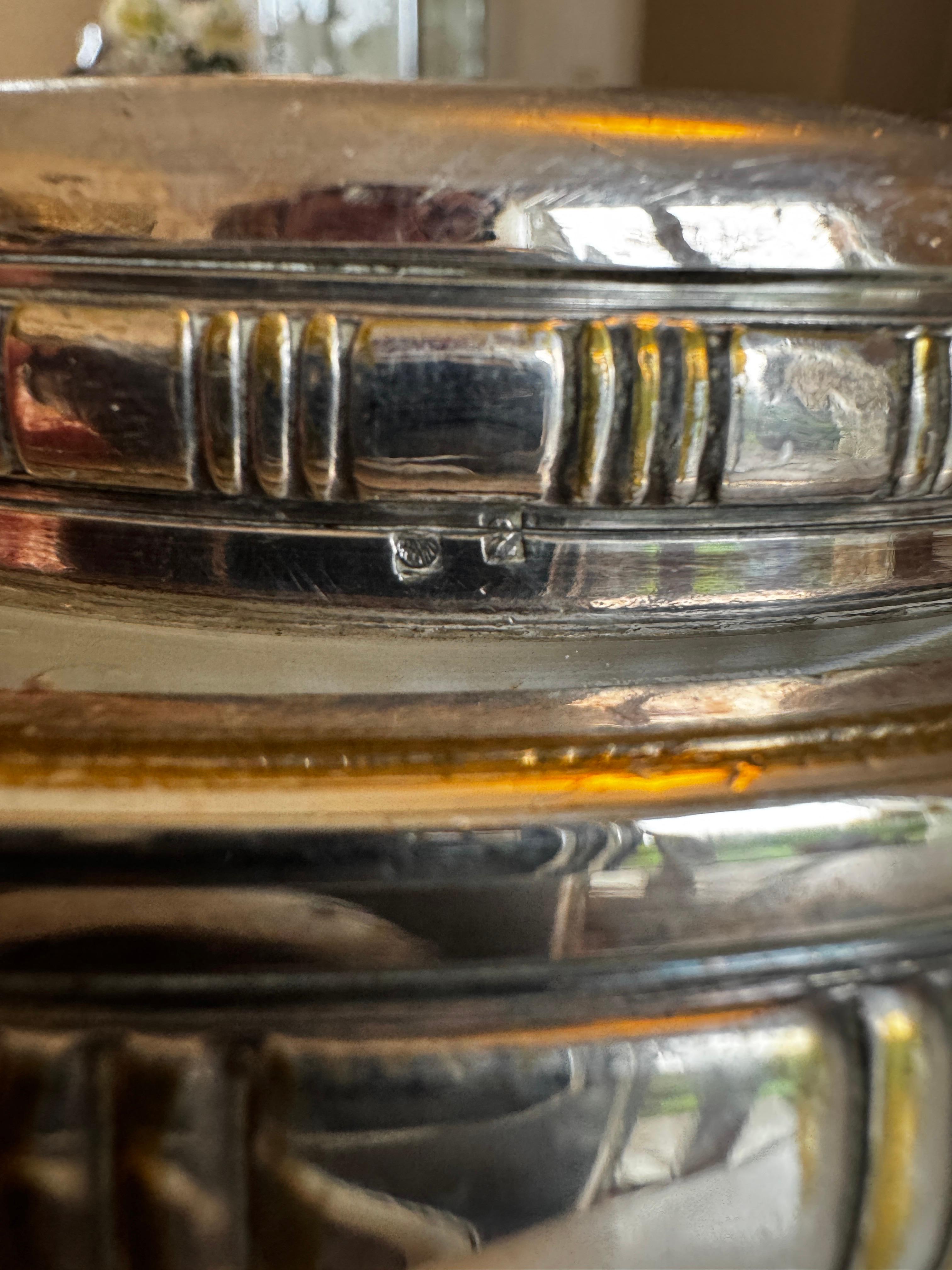 Dos posavasos franceses y un salvamanteles de cristal grueso y chapa de plata circa 1930 mediados del siglo XX en venta