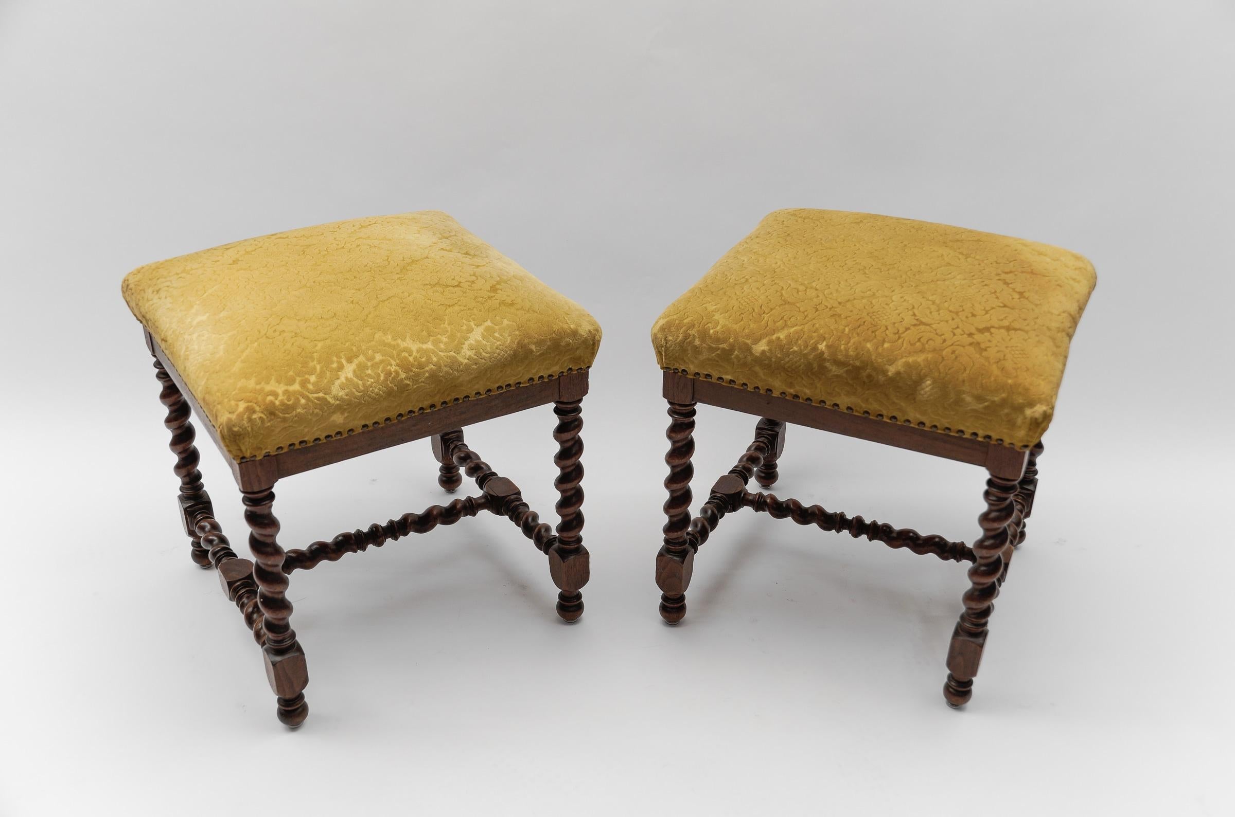 Two French Barley Wood Stools in Louis XIII Style, ca. 1870s For Sale 5