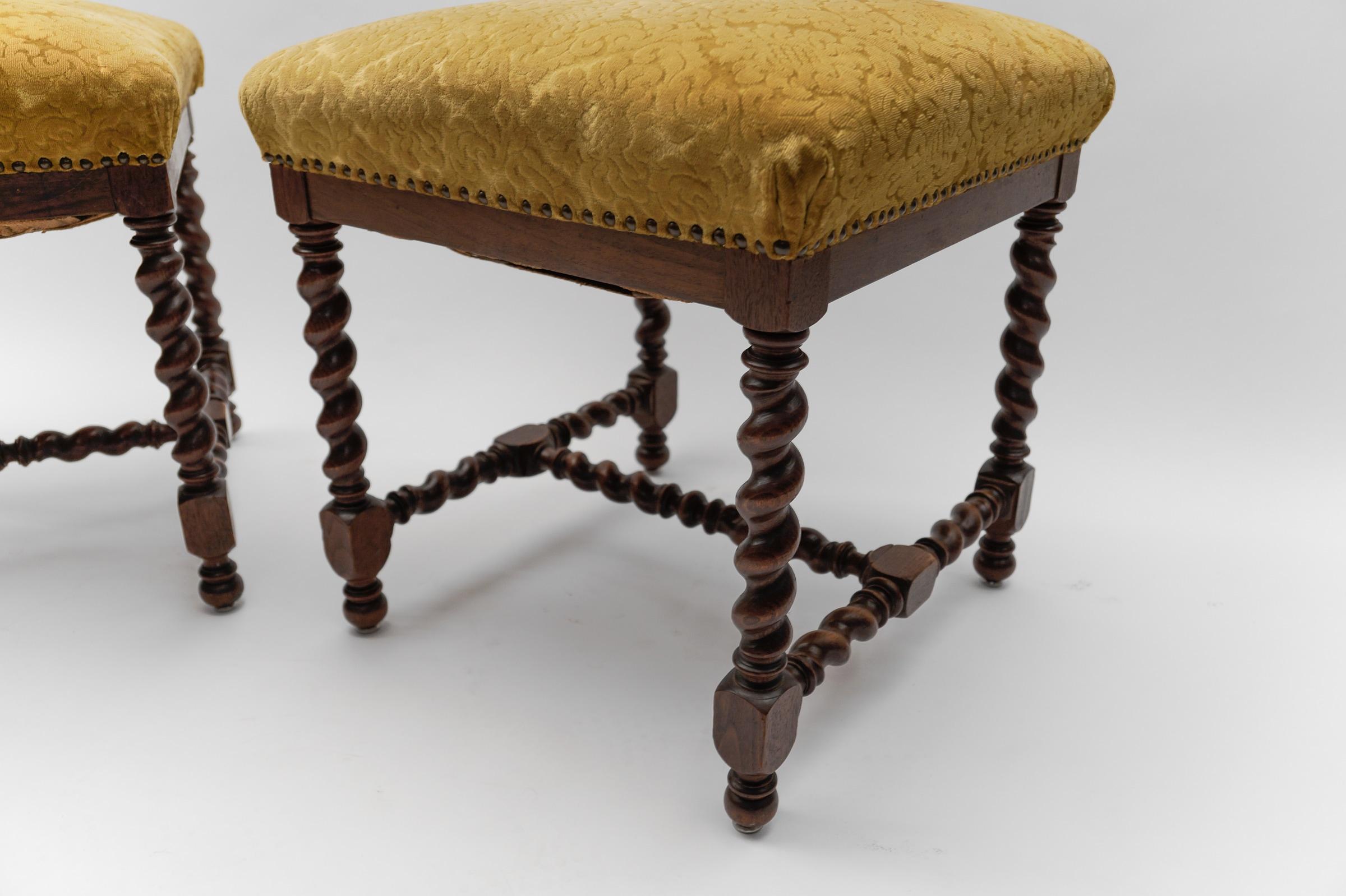 Two French Barley Wood Stools in Louis XIII Style, ca. 1870s For Sale 6