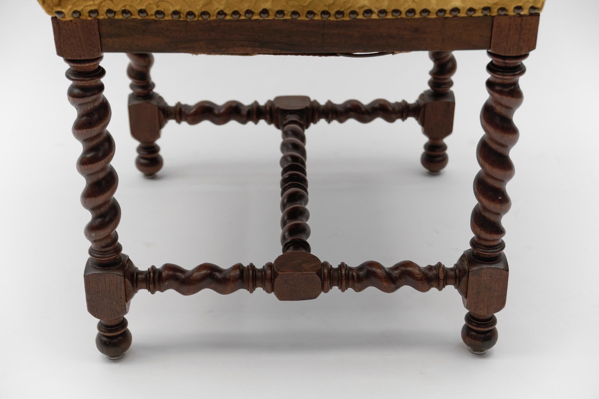 Two French Barley Wood Stools in Louis XIII Style, ca. 1870s For Sale 7