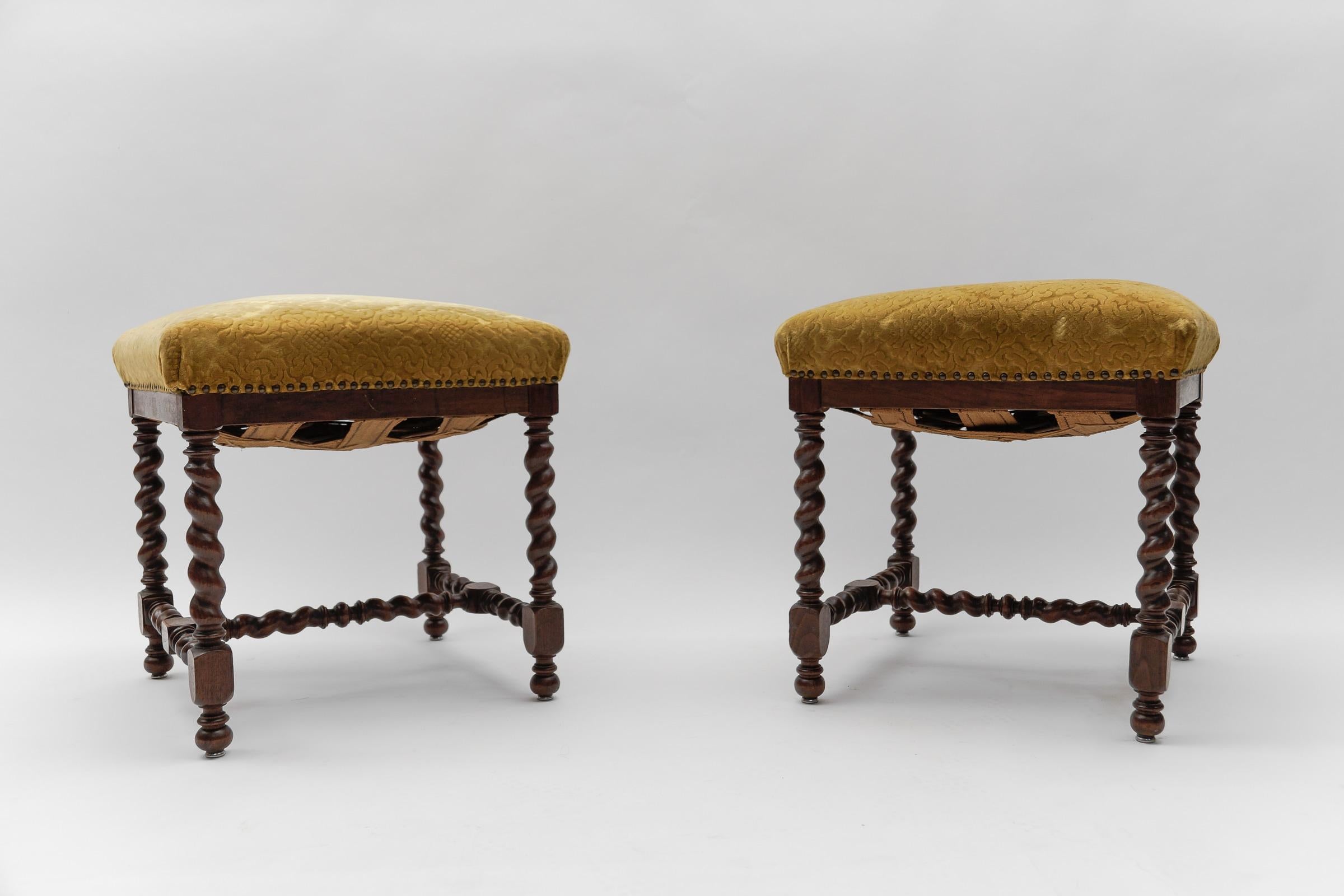 Two French Barley Wood Stools in Louis XIII Style, ca. 1870s

It looks like it is still the original cover. It does have a few slight signs of wear, but it still looks really good.

Very decorative.

We are happy to have received them in a pair.